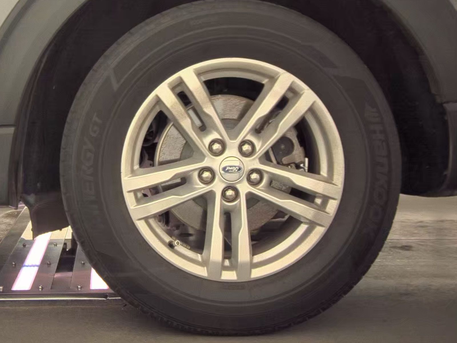 2023 Ford Explorer XLT RWD