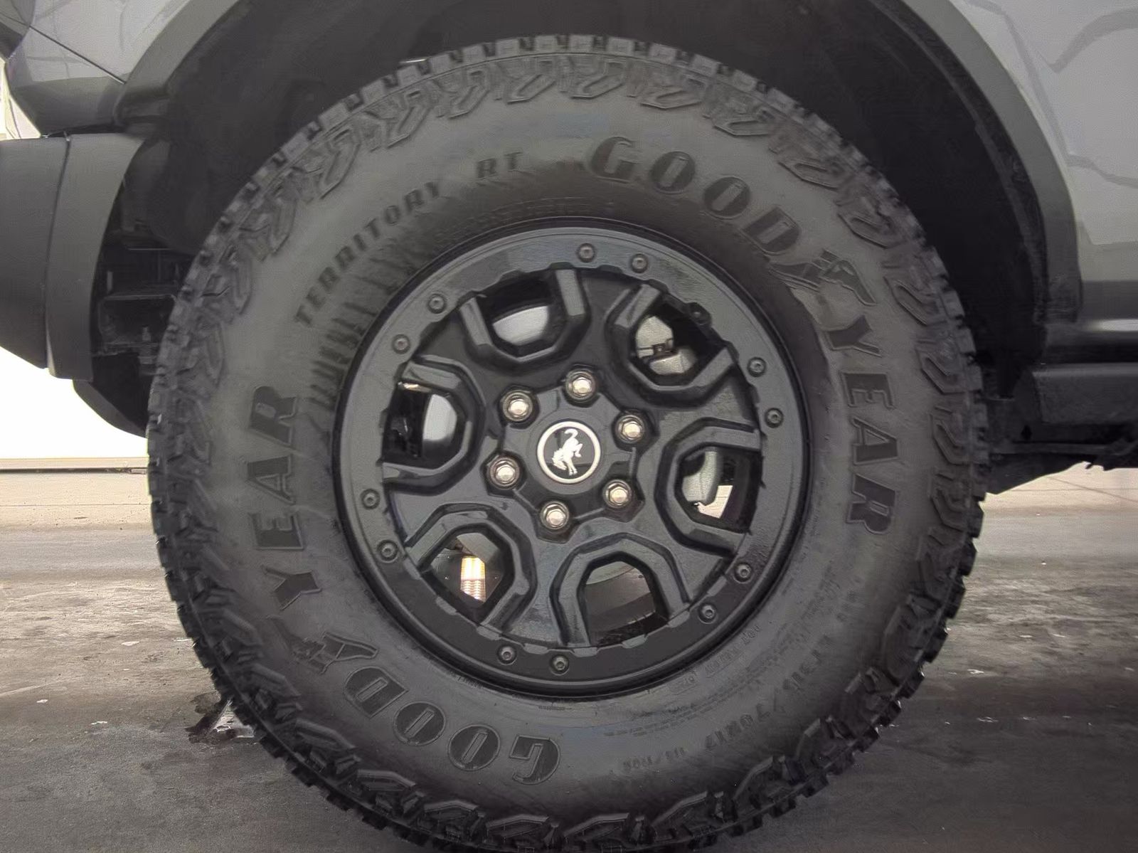 FORD BRONCO - 10