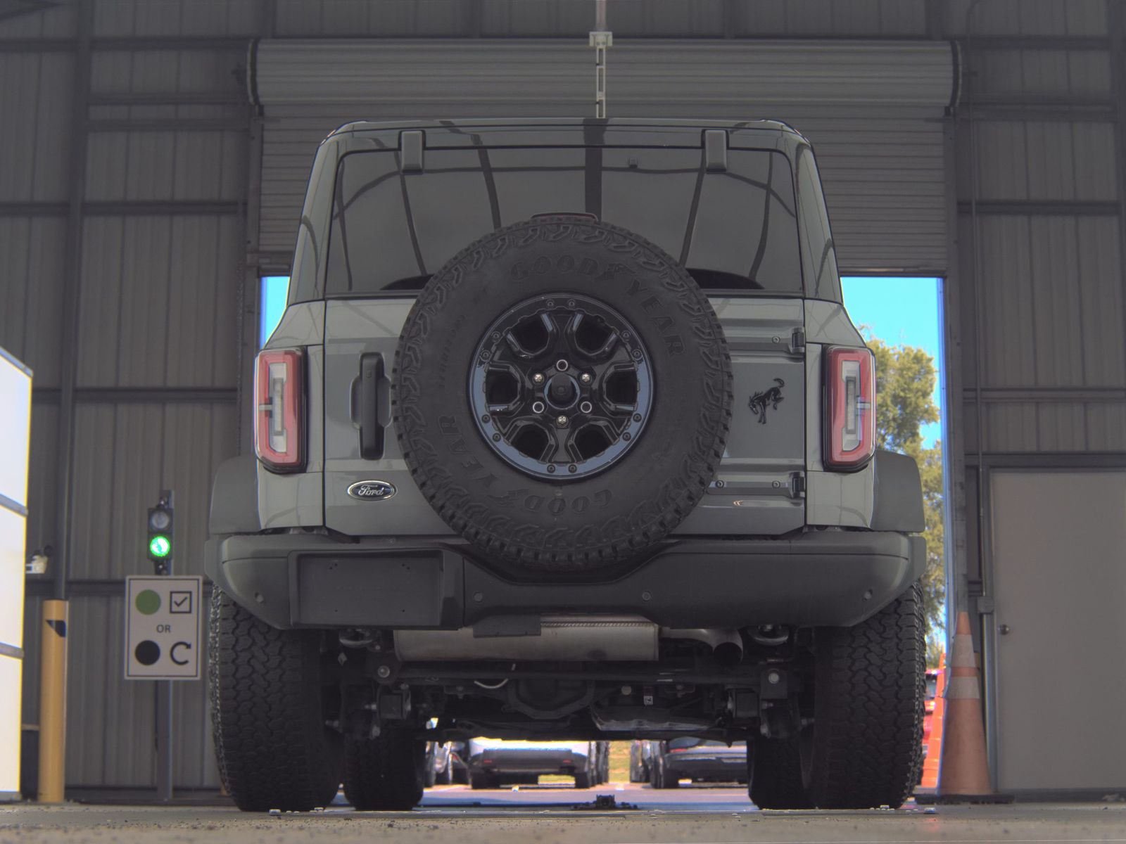 FORD BRONCO - 8
