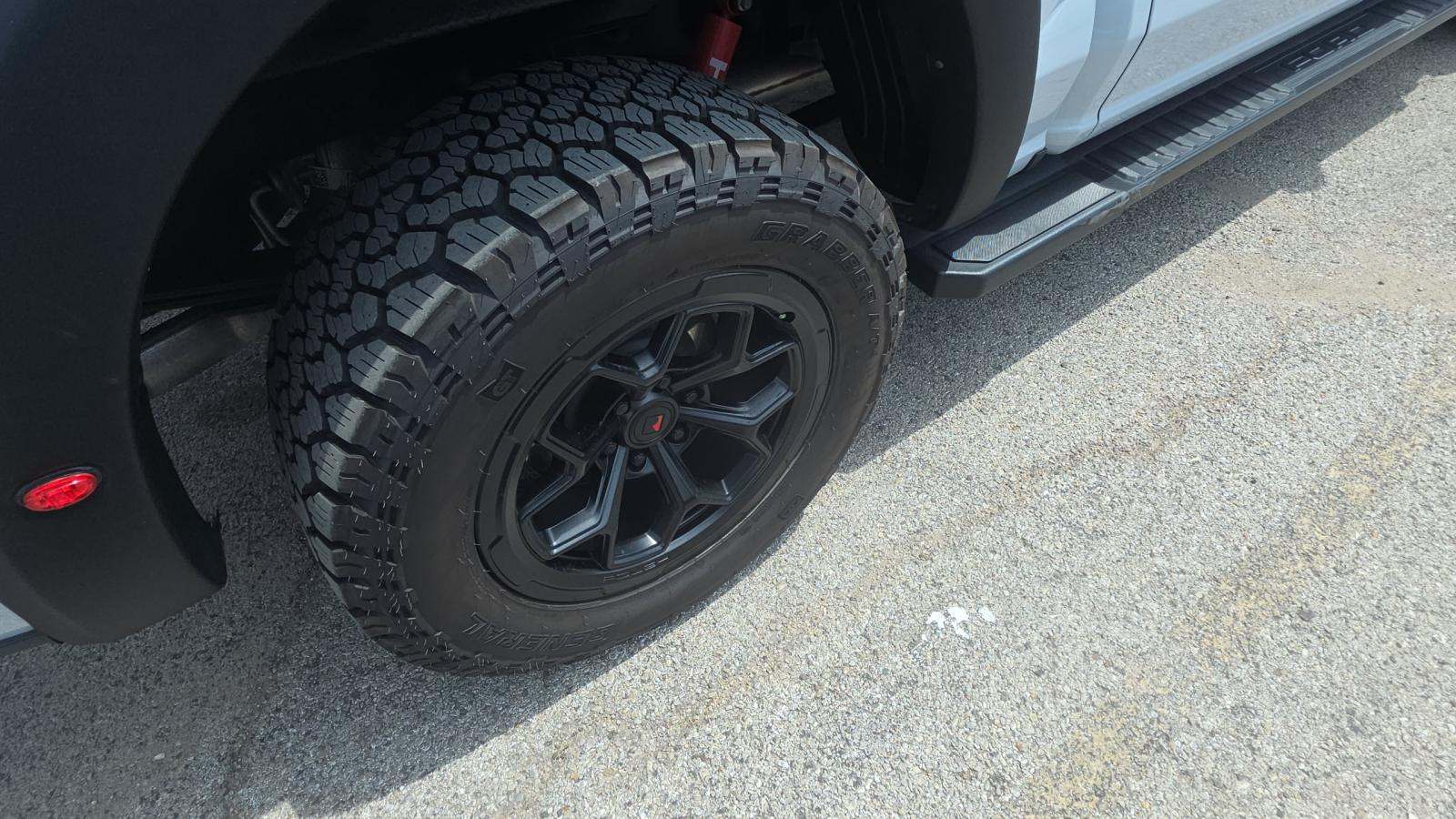 2025 Ford F-150 Lariat AWD