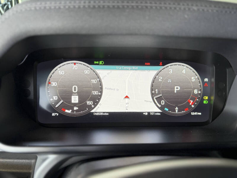 2023 Land Rover Defender 130 X-Dynamic SE AWD