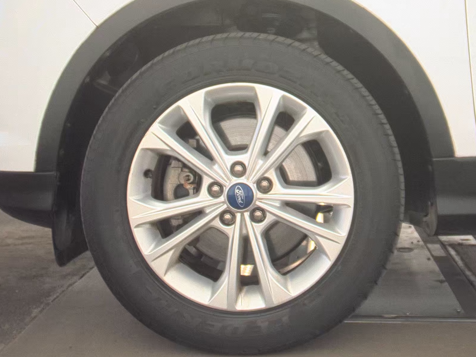 FORD ESCAPE - 10