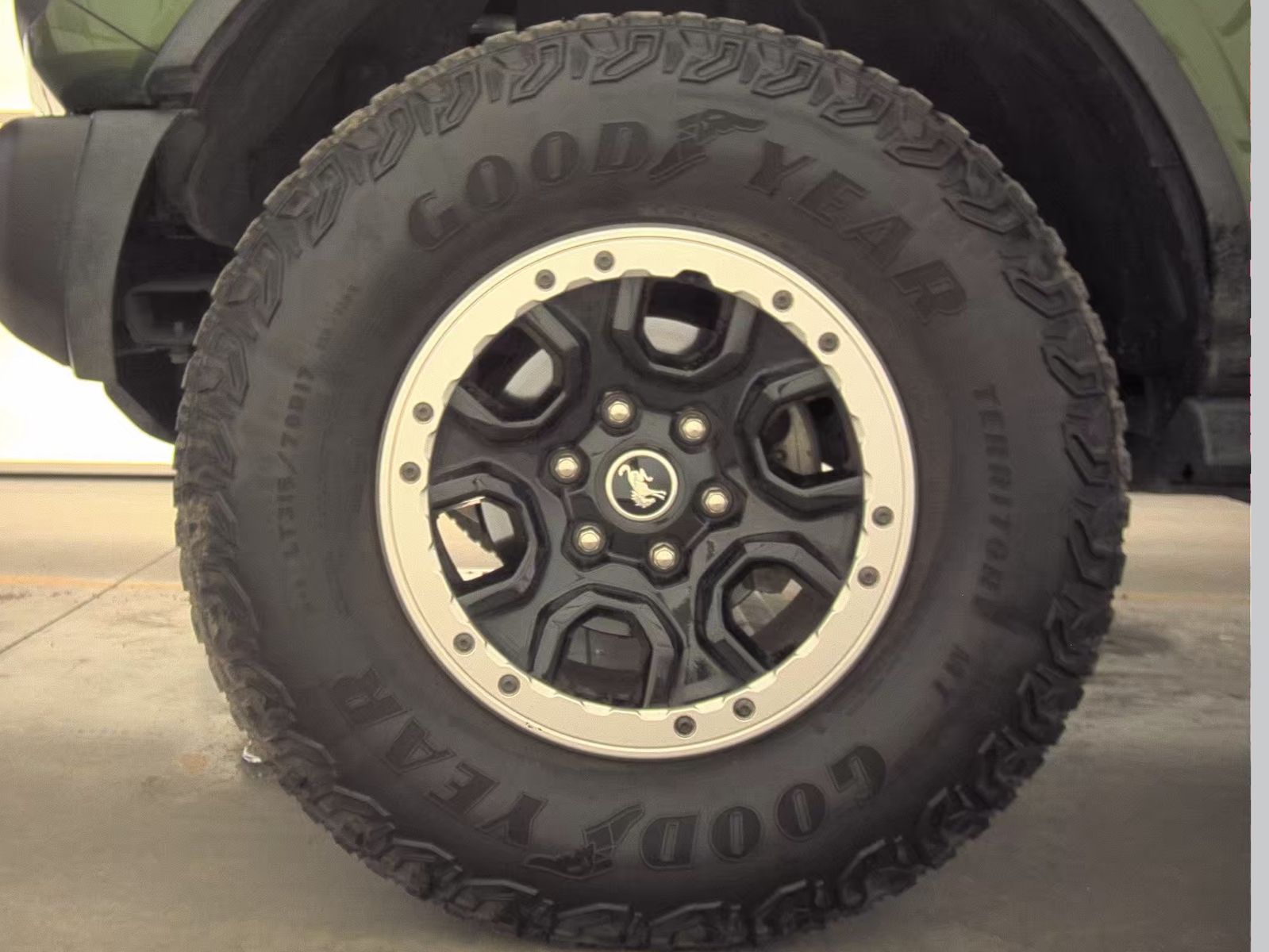 FORD BRONCO - 10