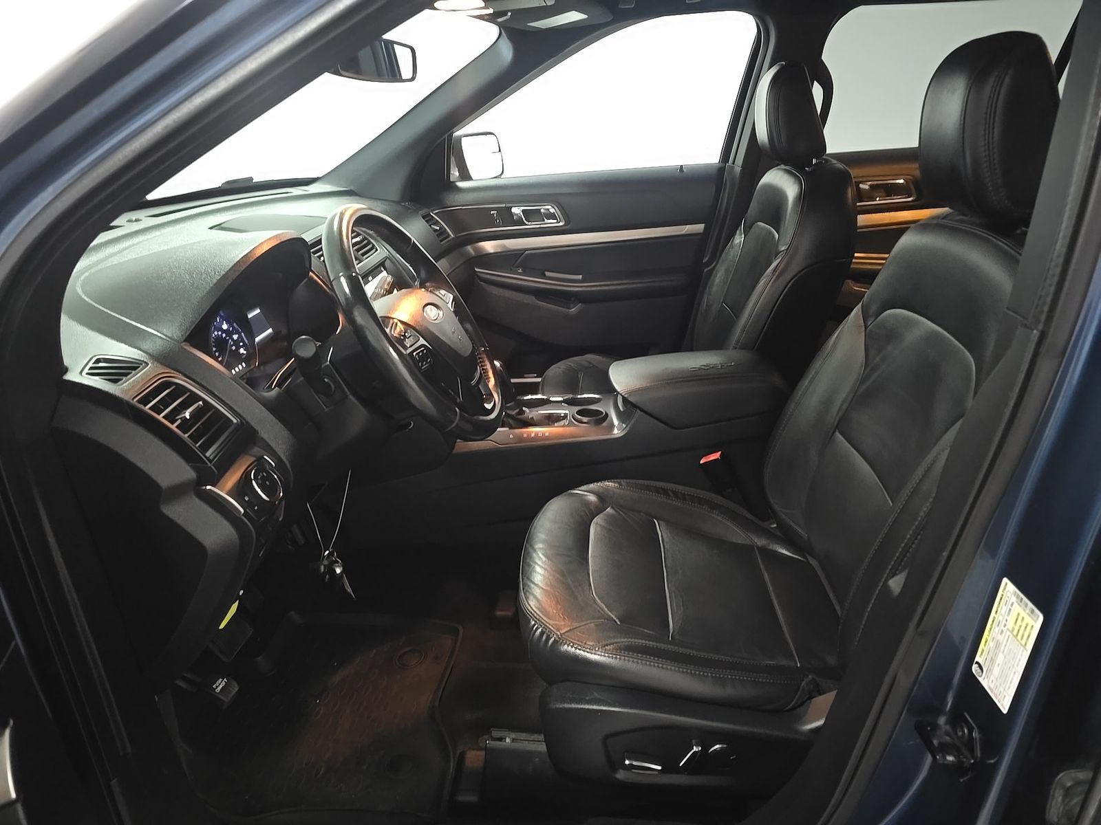 FORD EXPLORER - 8