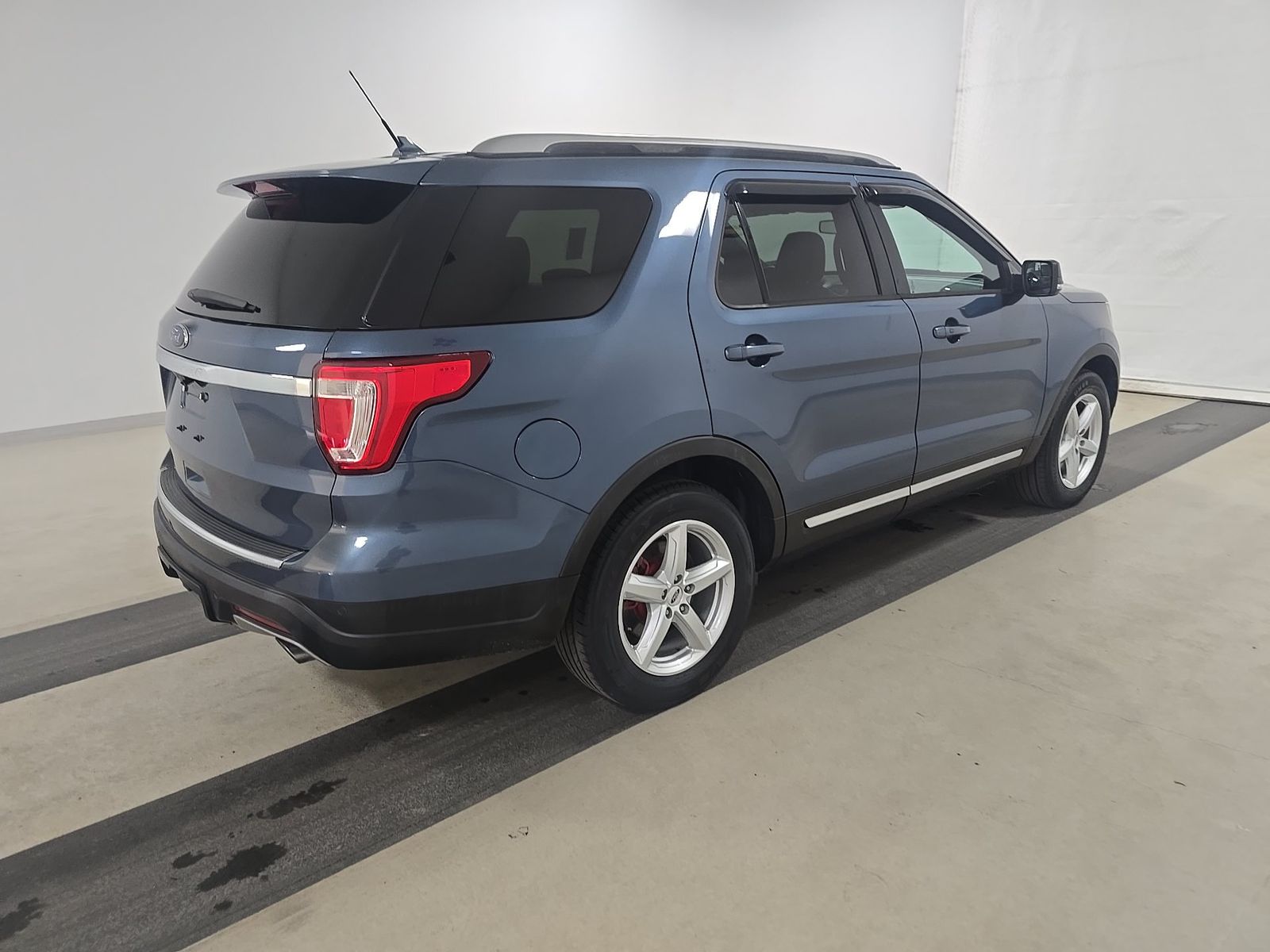 FORD EXPLORER - 5