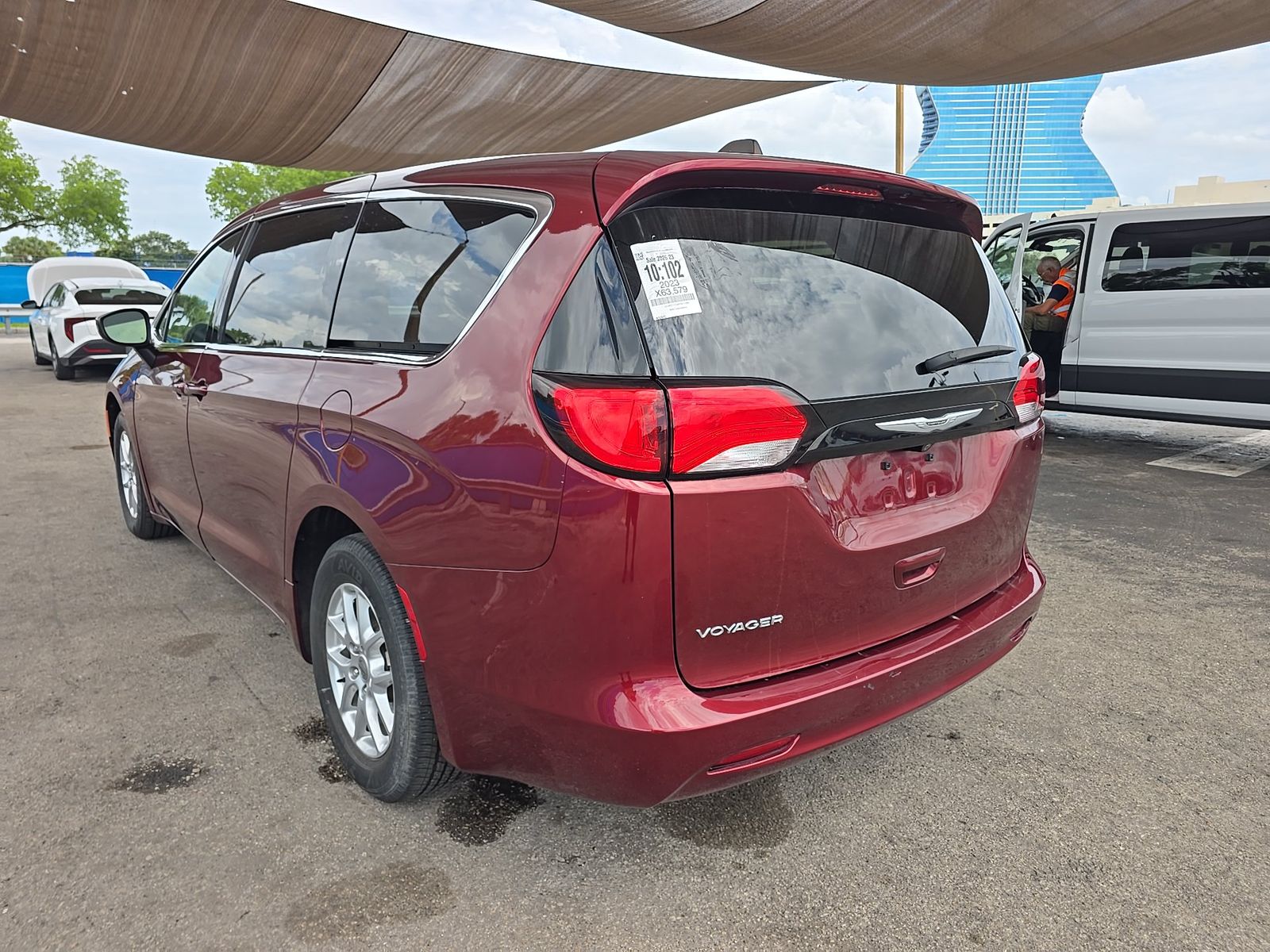 CHRYSLER VOYAGER - 7