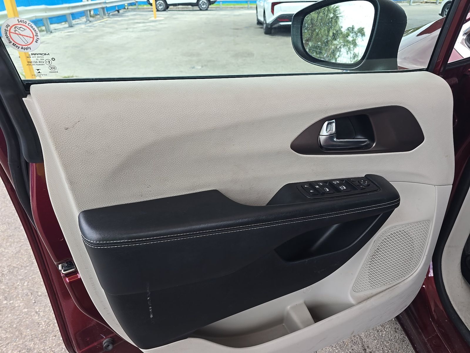 CHRYSLER VOYAGER - 10