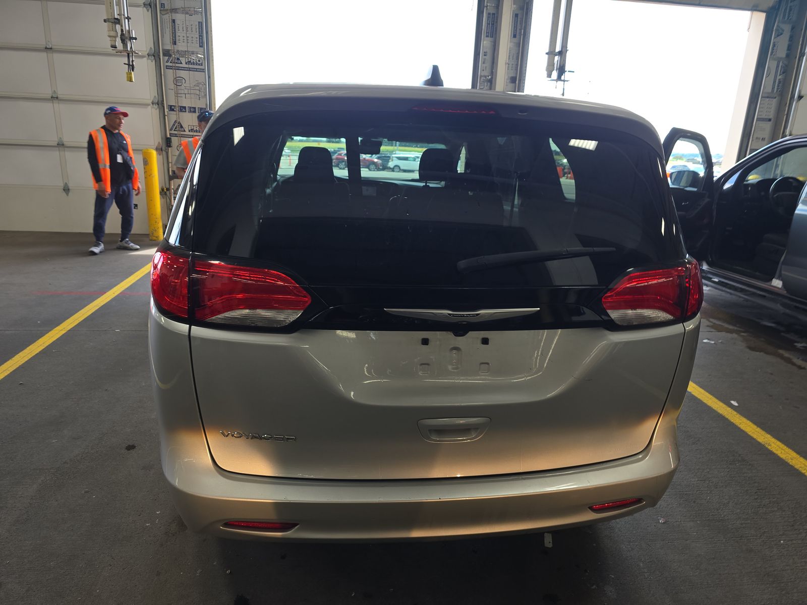 CHRYSLER VOYAGER - 6