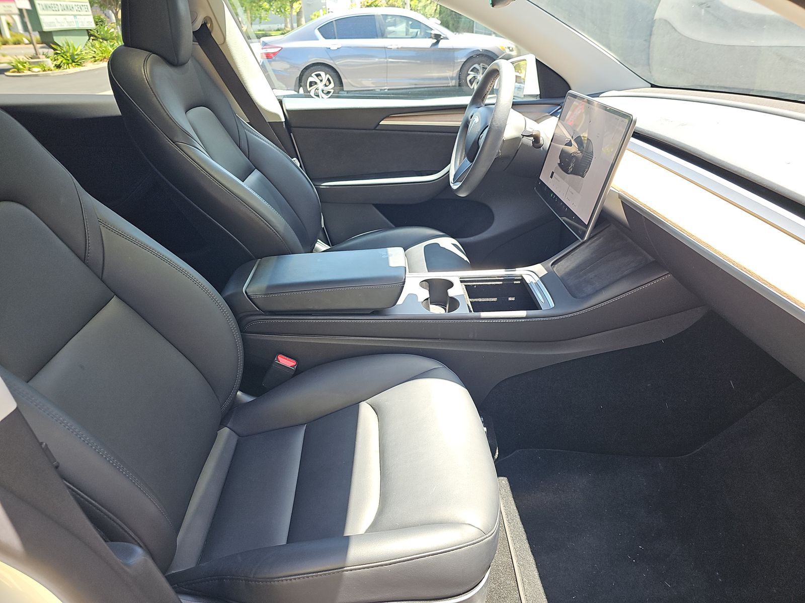 TESLA MODEL Y - 9