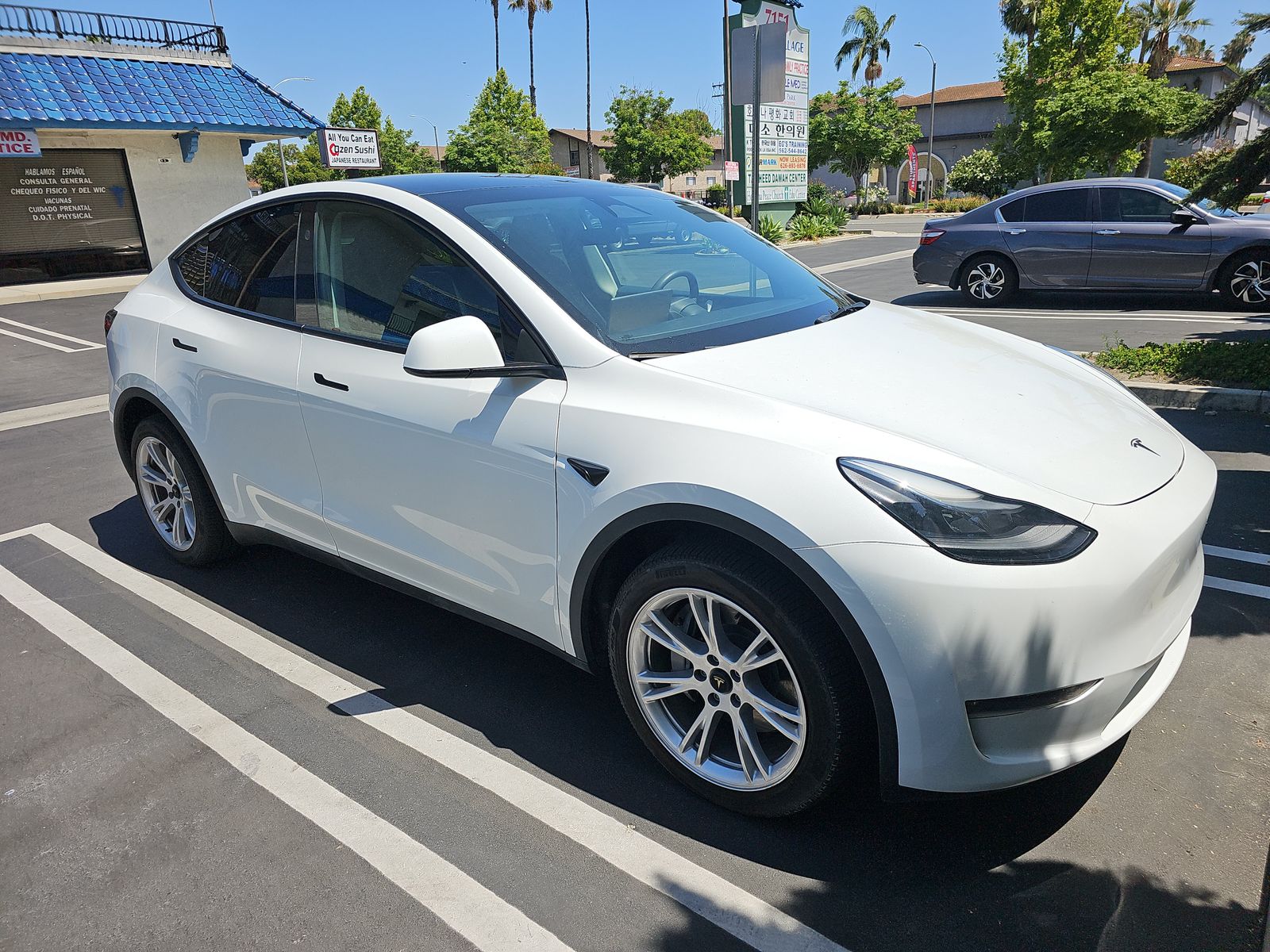 TESLA MODEL Y - 4