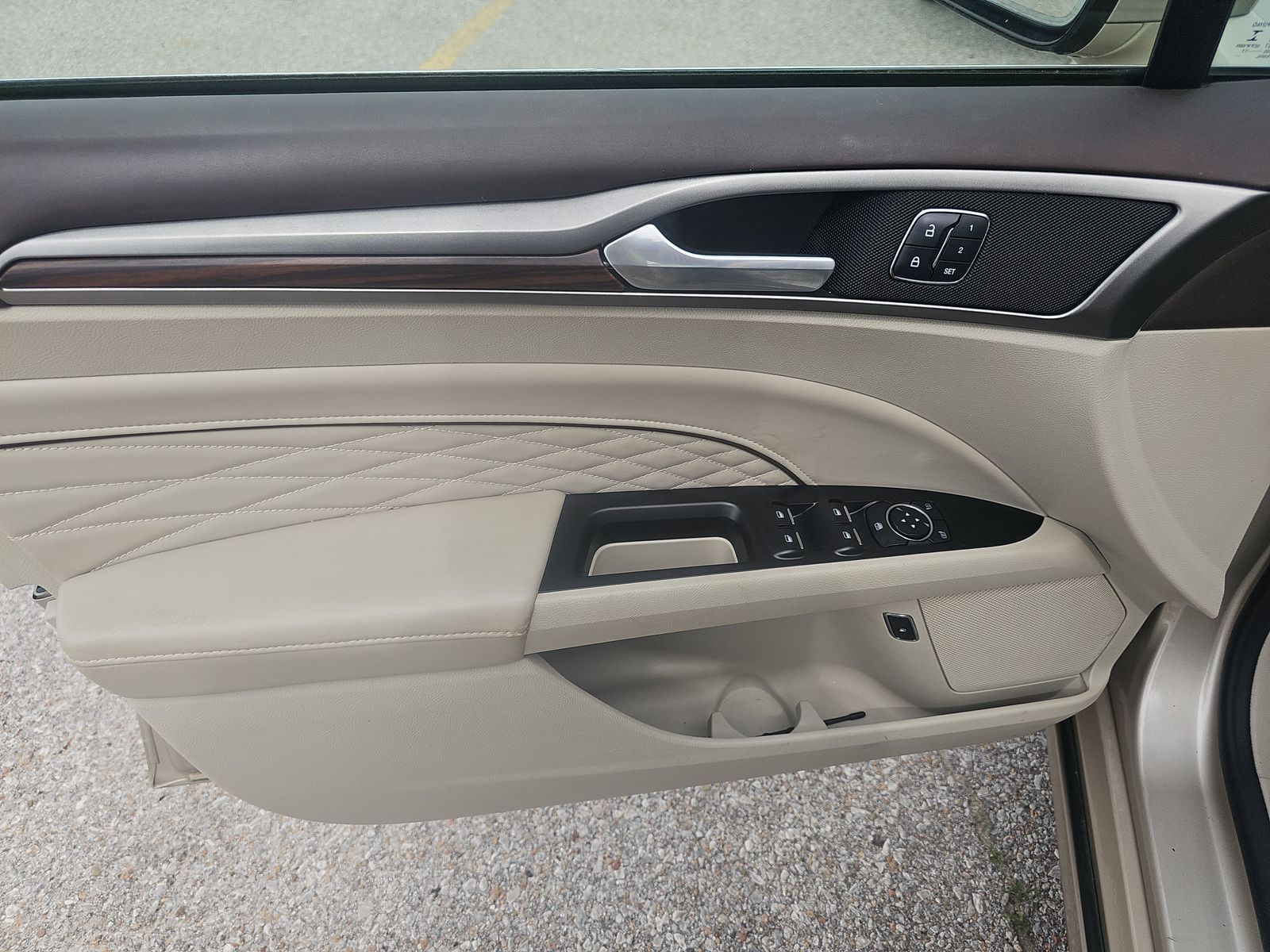 FORD FUSION - 10