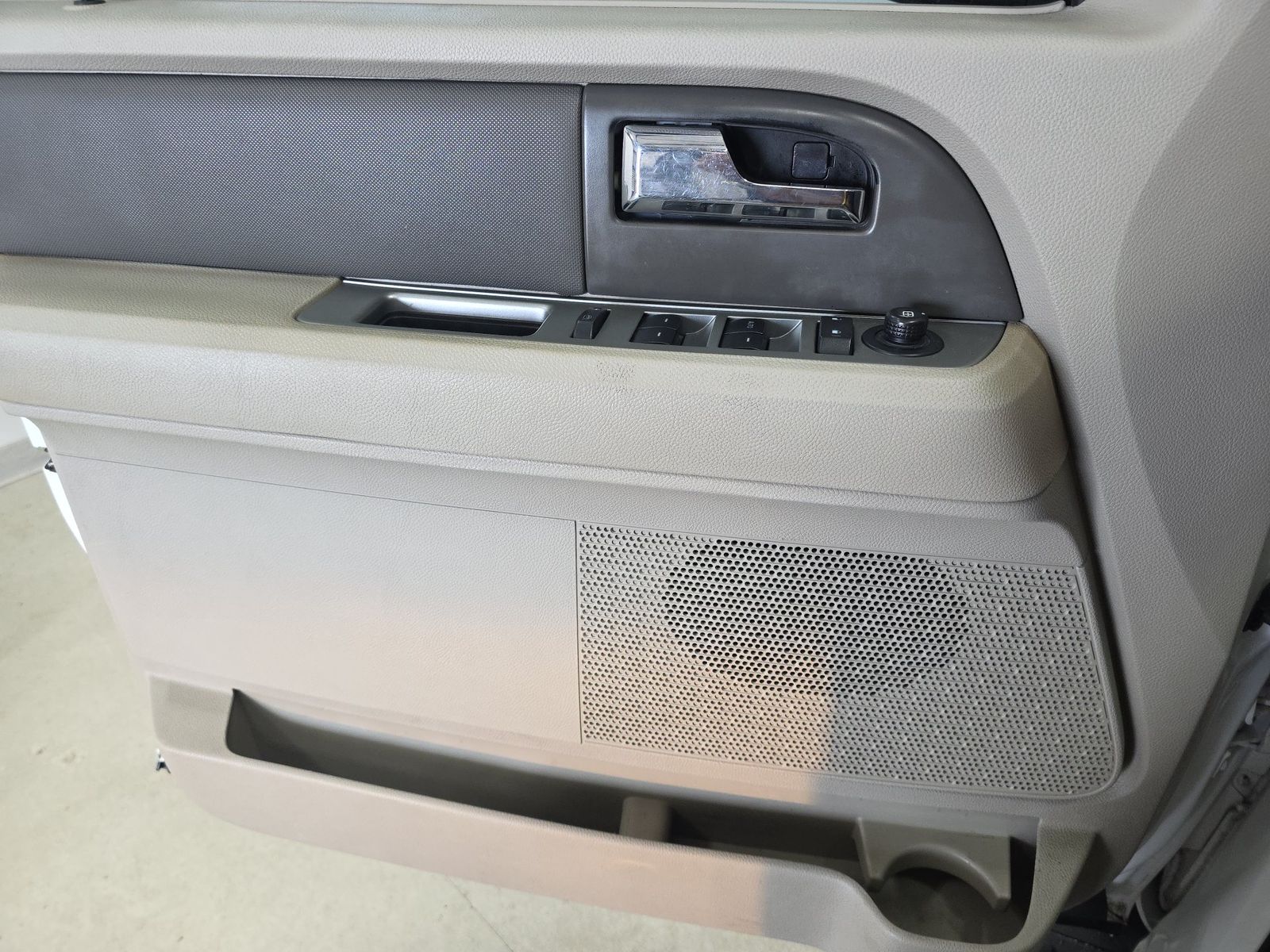 FORD EXPEDITION - 10