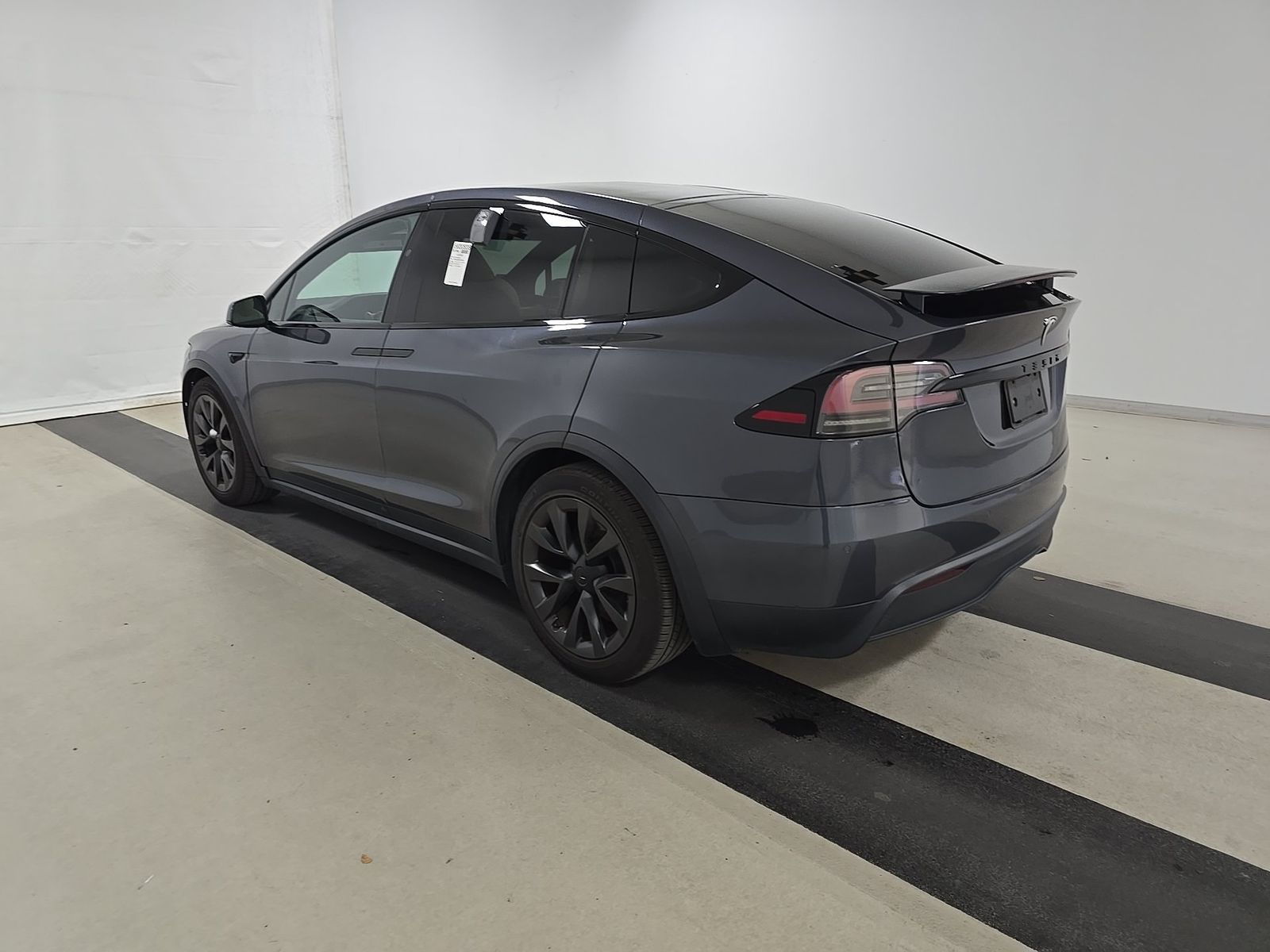 TESLA MODEL X - 7