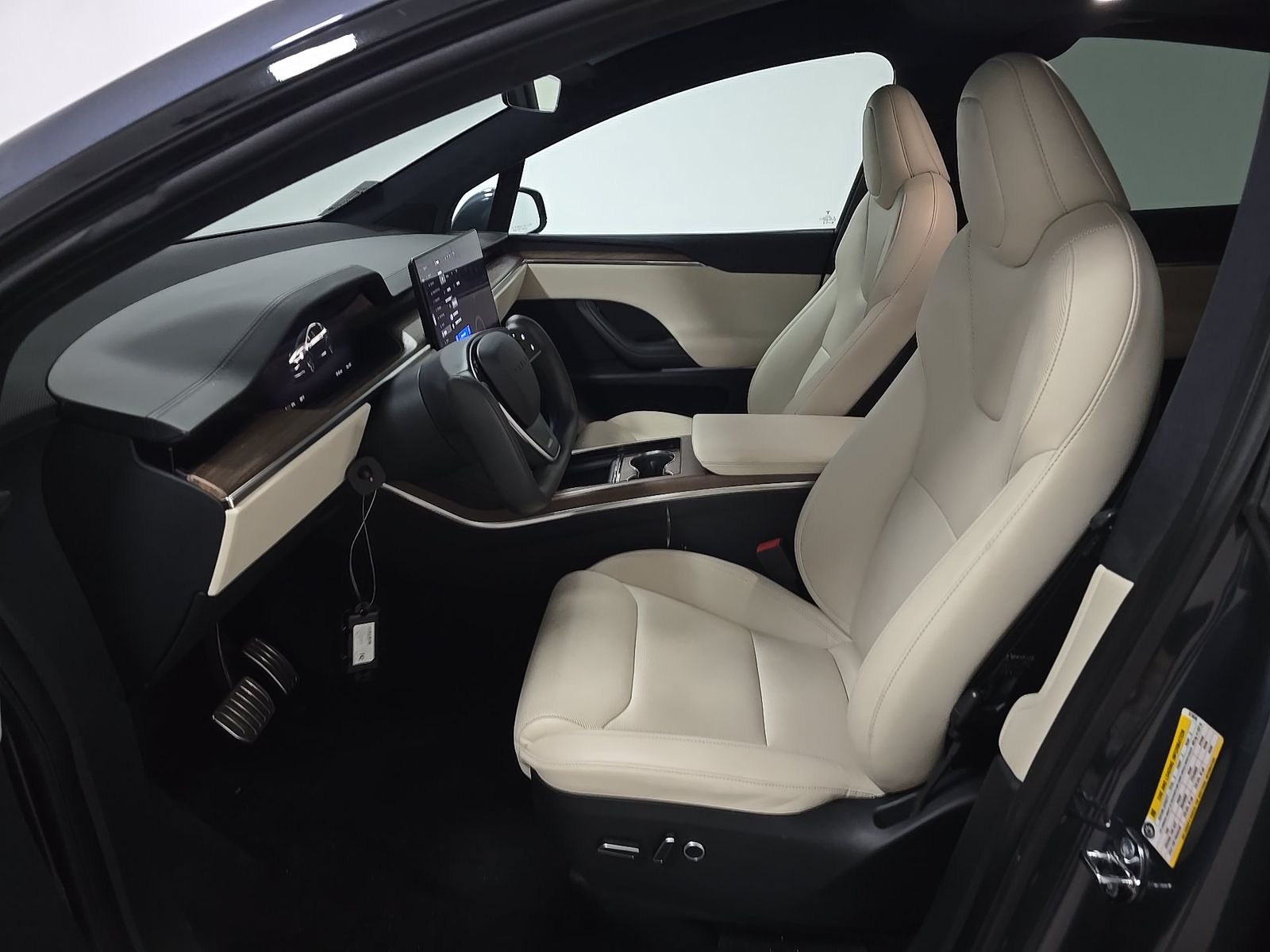 TESLA MODEL X - 8