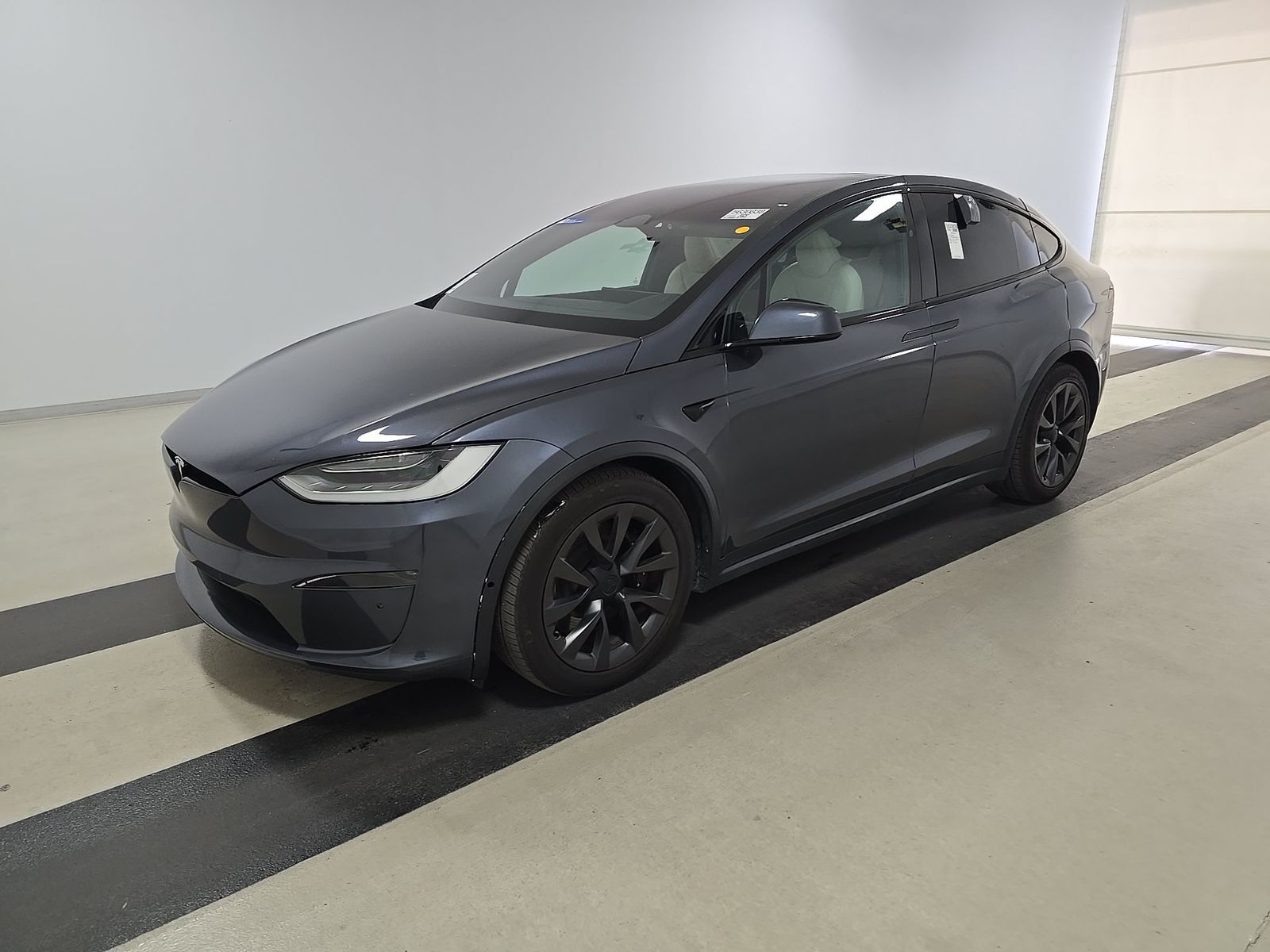 TESLA MODEL X - 1