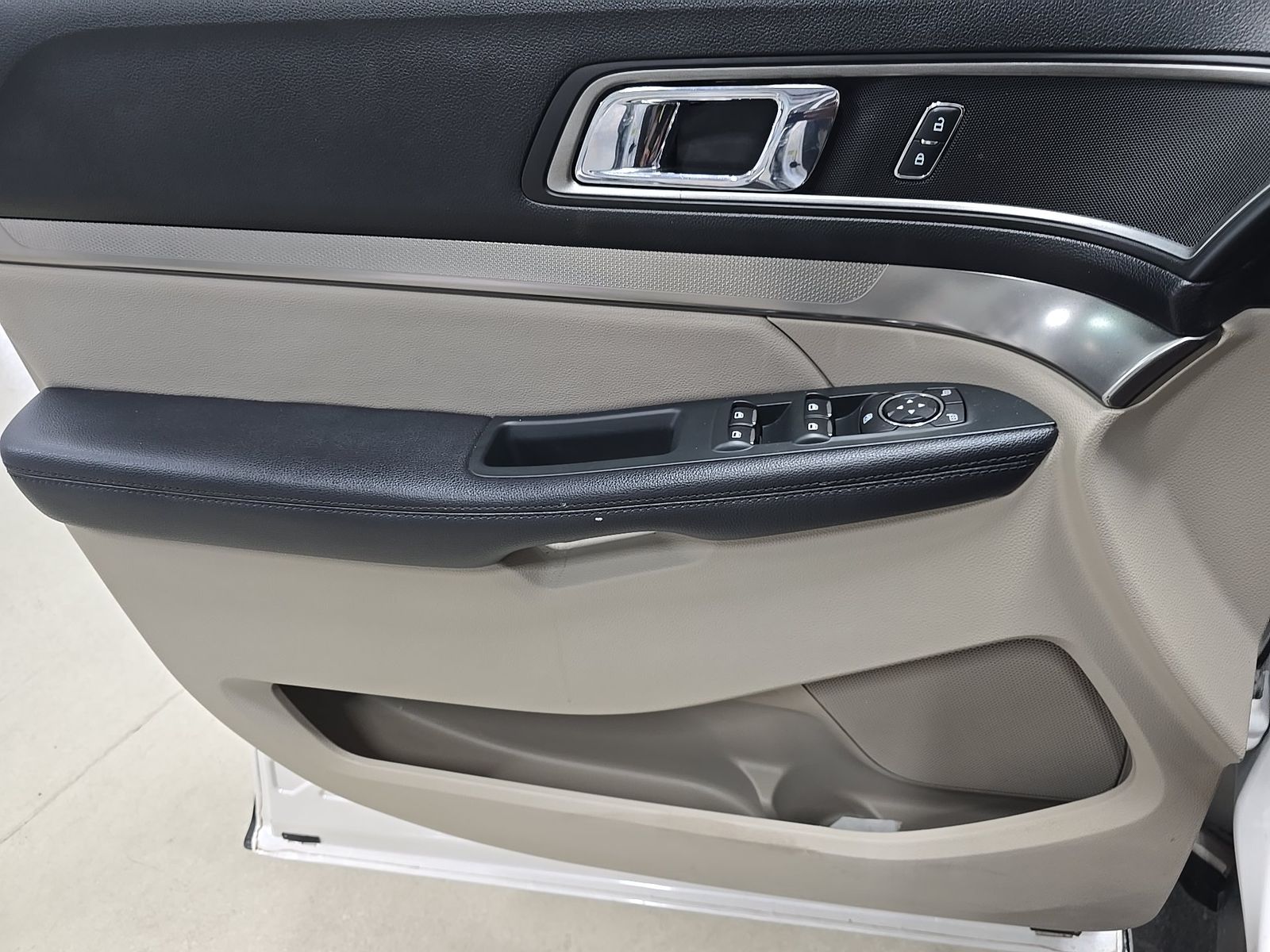 FORD EXPLORER - 10