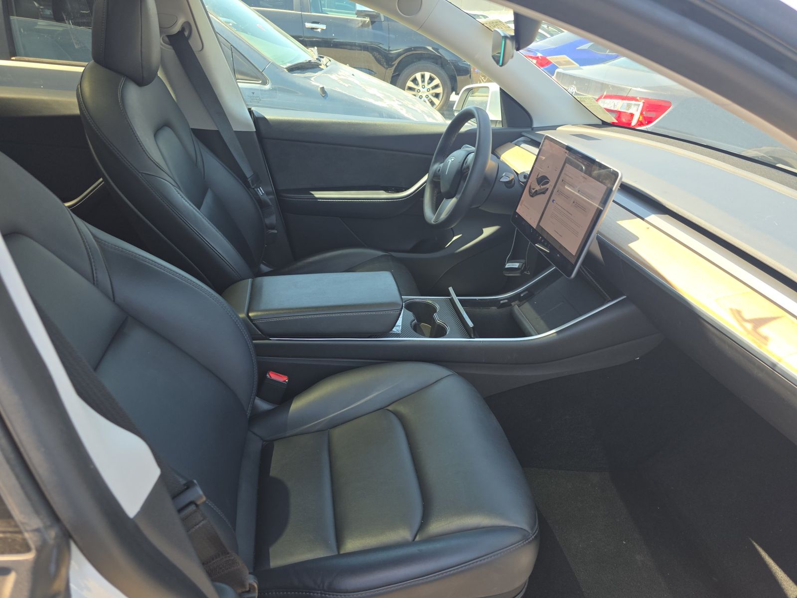 TESLA MODEL Y - 9