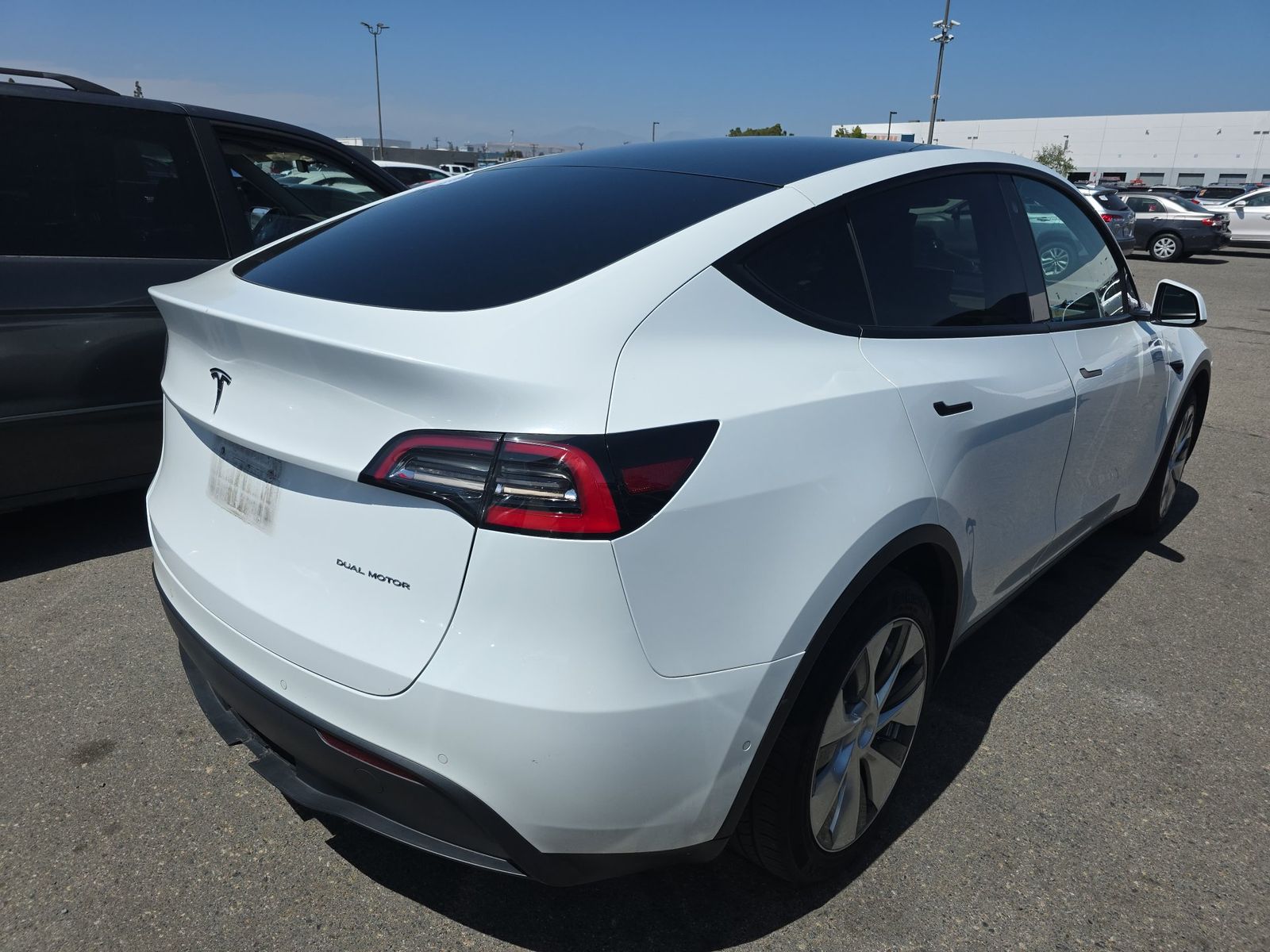 TESLA MODEL Y - 5