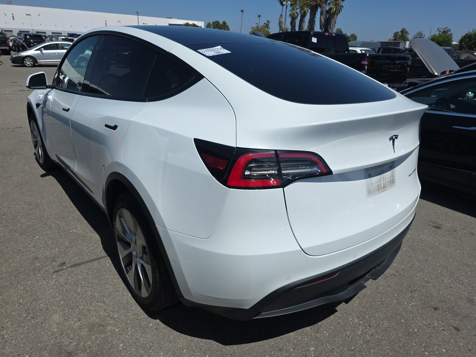 TESLA MODEL Y - 7