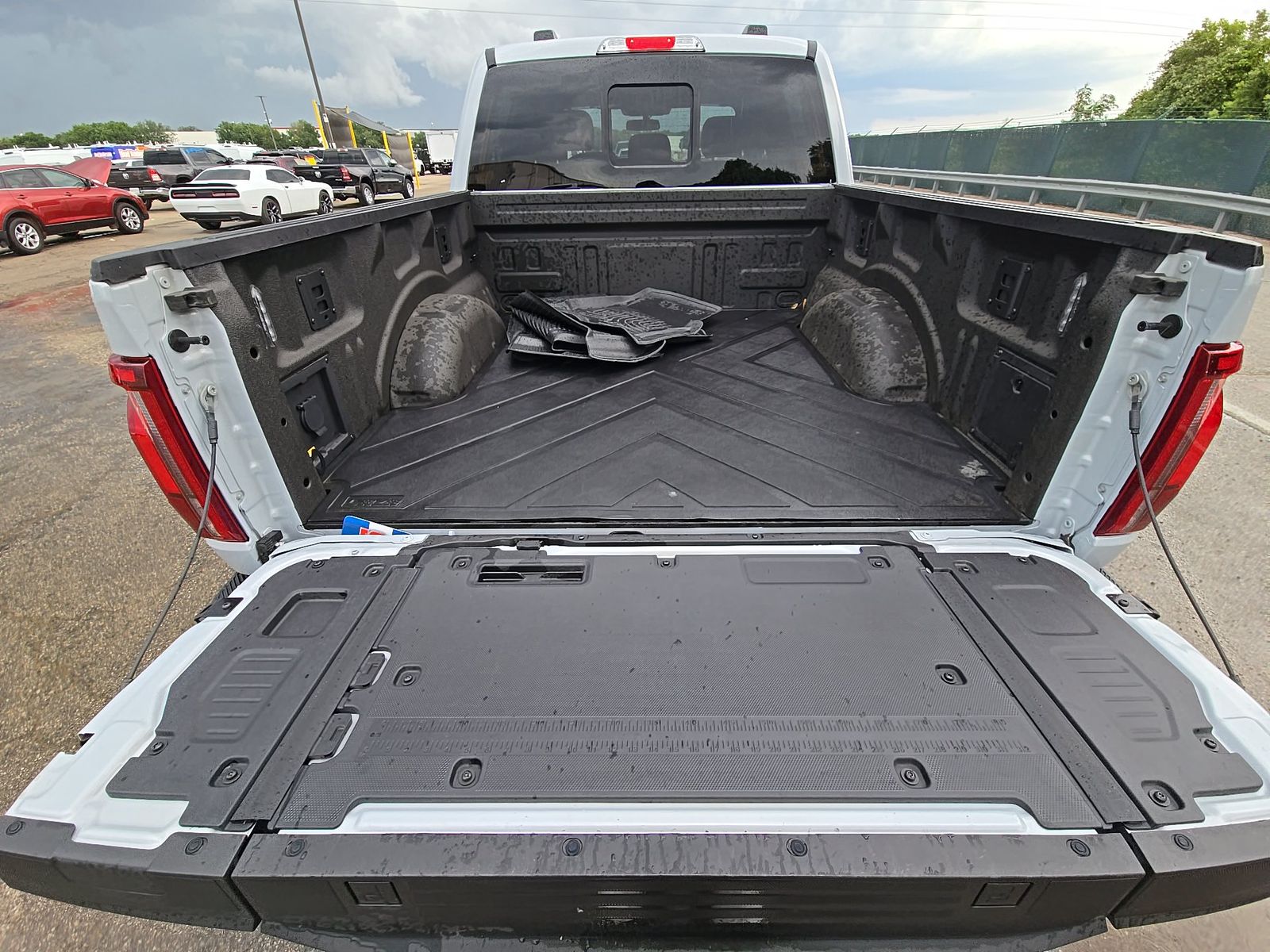 2025 Ford F-150 Lariat AWD