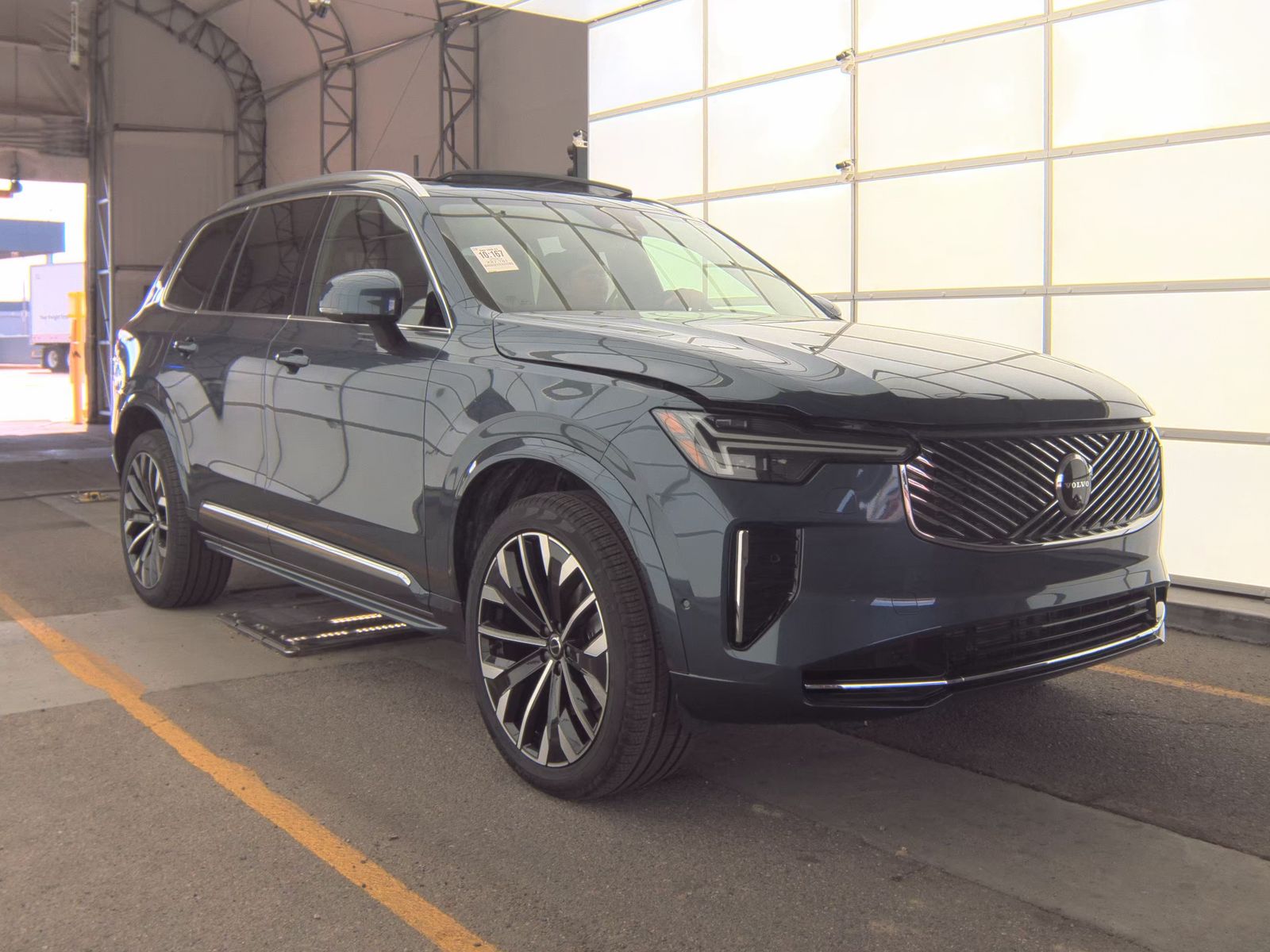 2025 Volvo XC90 B6 Plus FWD