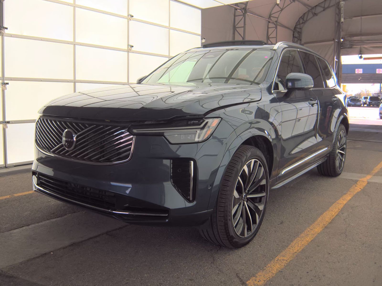 2025 Volvo XC90 B6 Plus FWD