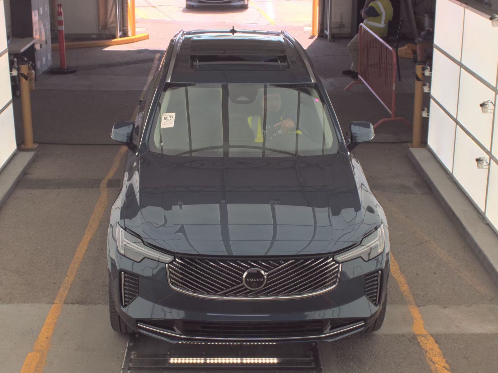 2025 Volvo XC90 B6 Plus FWD