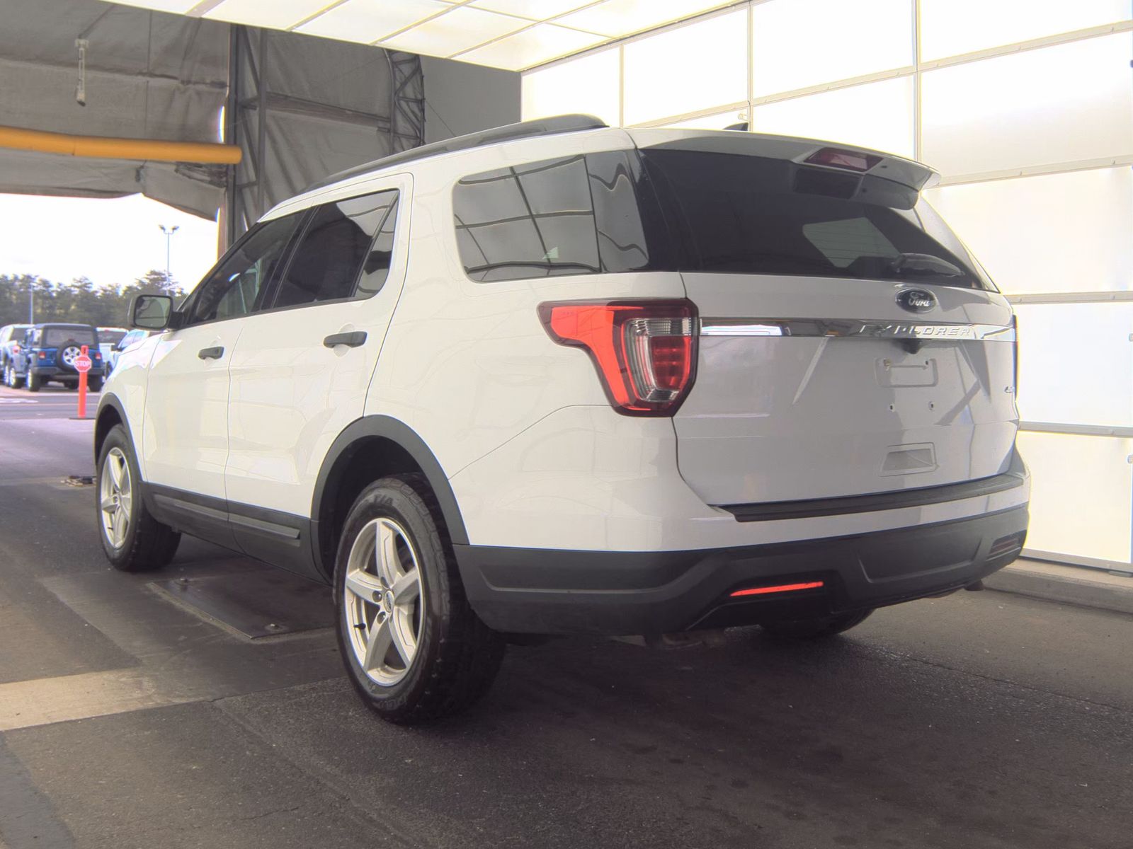FORD EXPLORER - 7