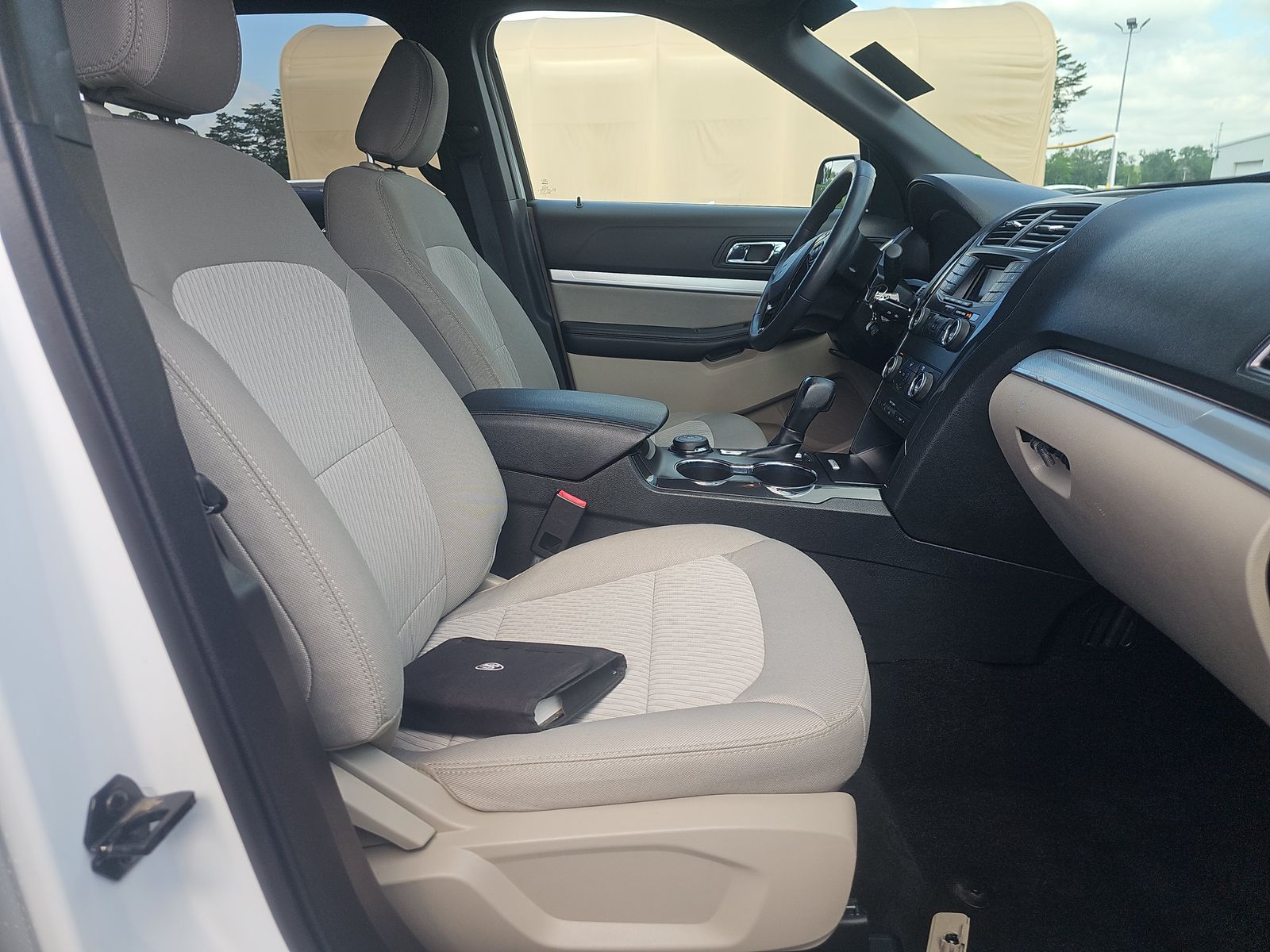 FORD EXPLORER - 9