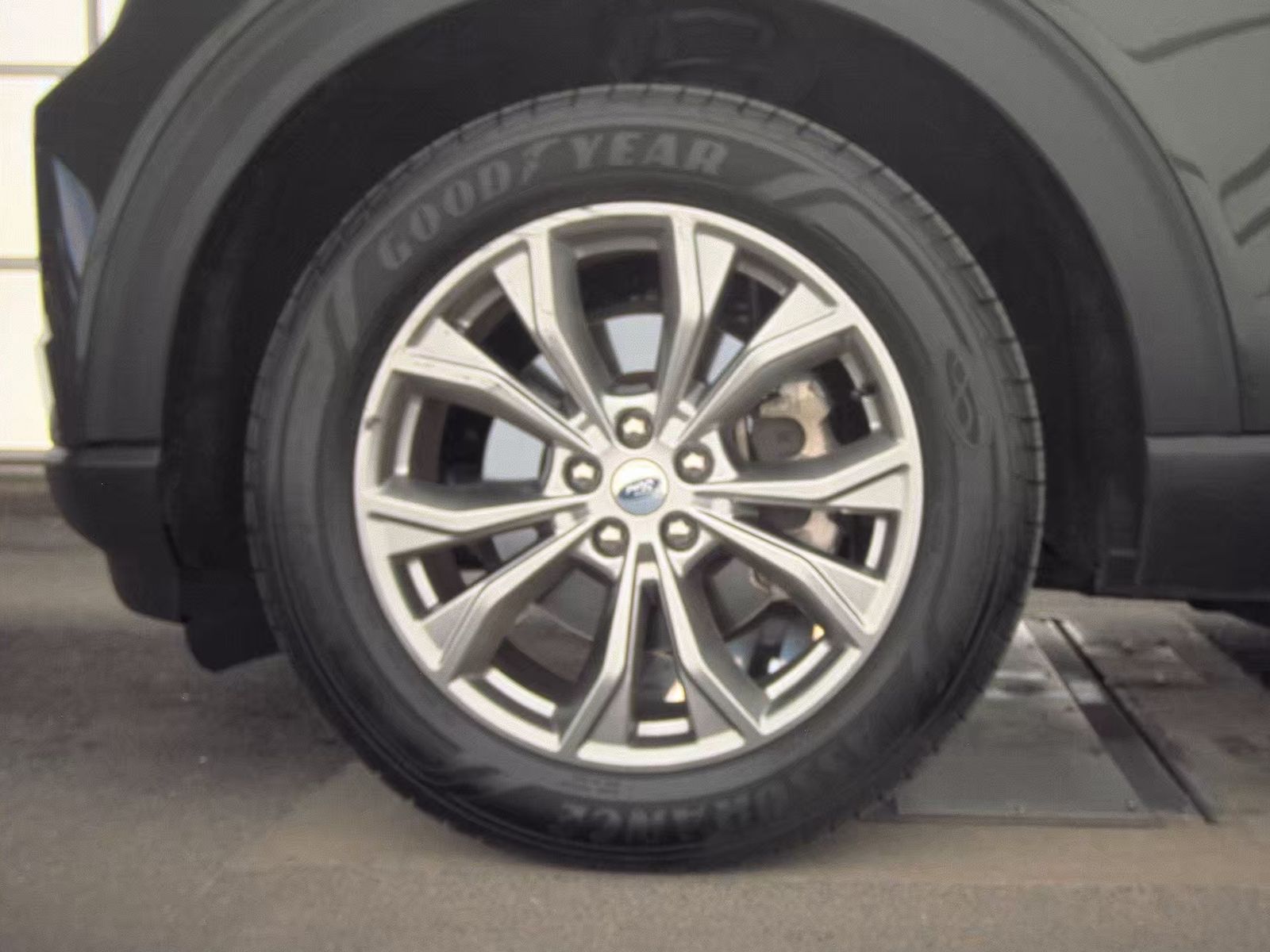 FORD EXPLORER - 10