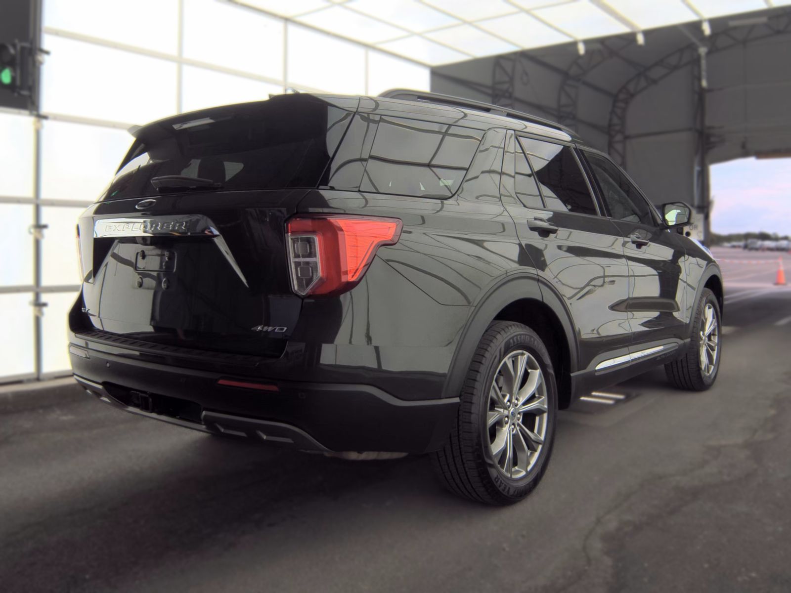 FORD EXPLORER - 6