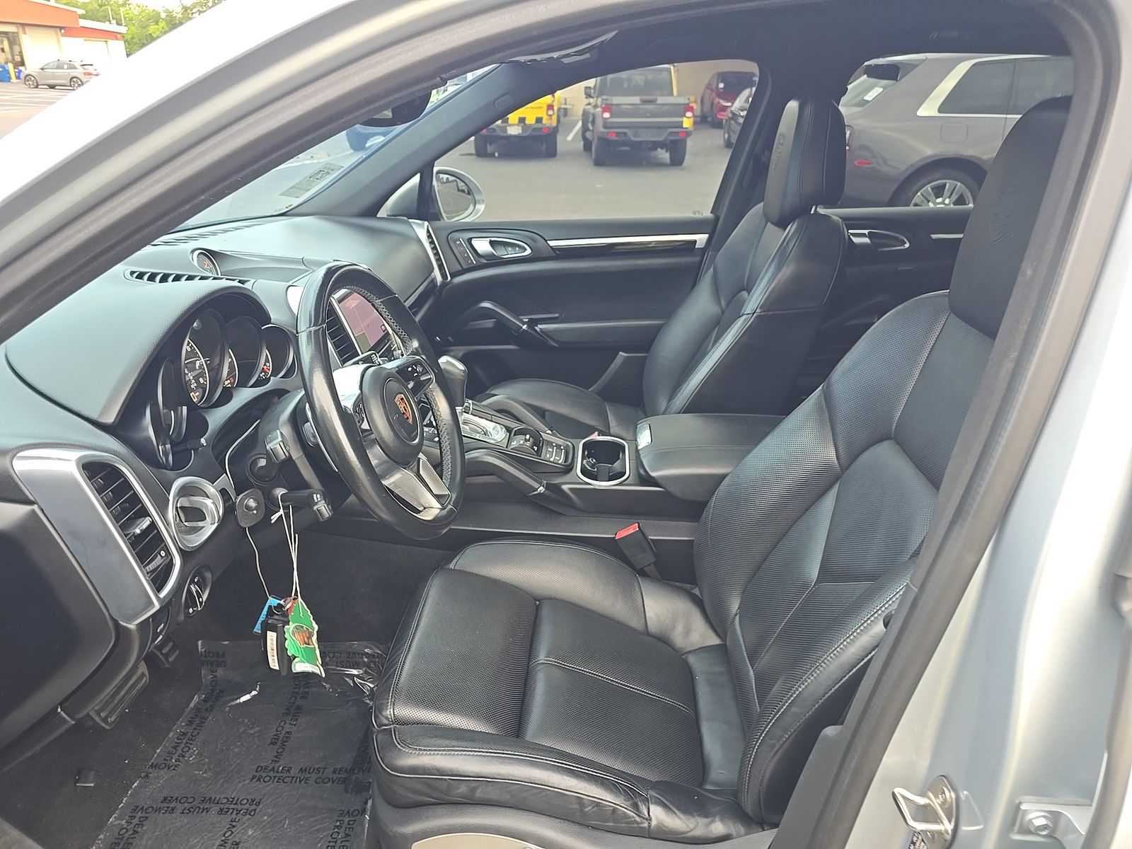 PORSCHE CAYENNE - 8