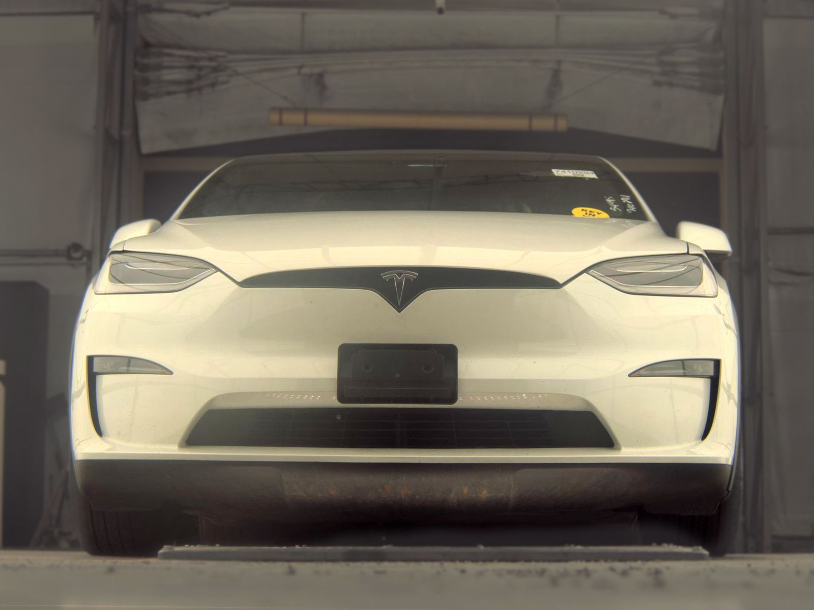 TESLA MODEL X - 4
