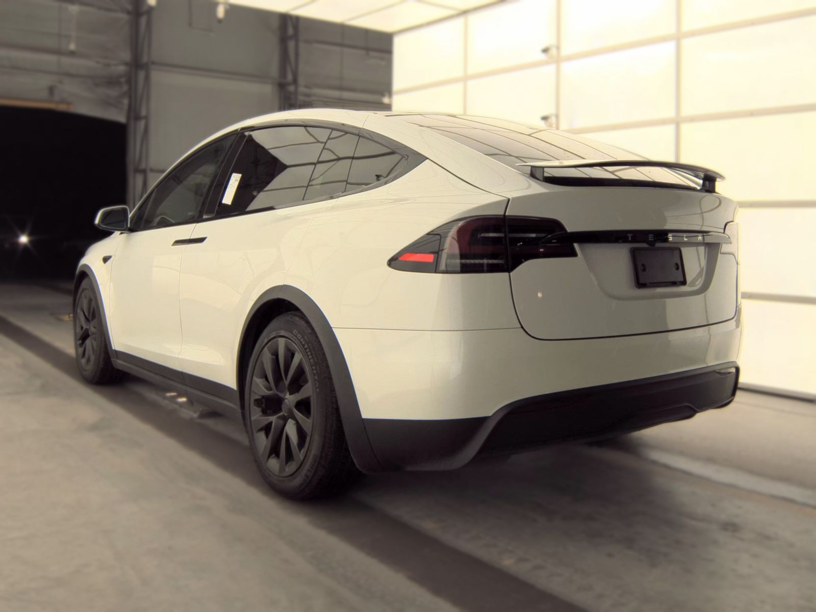 TESLA MODEL X - 9