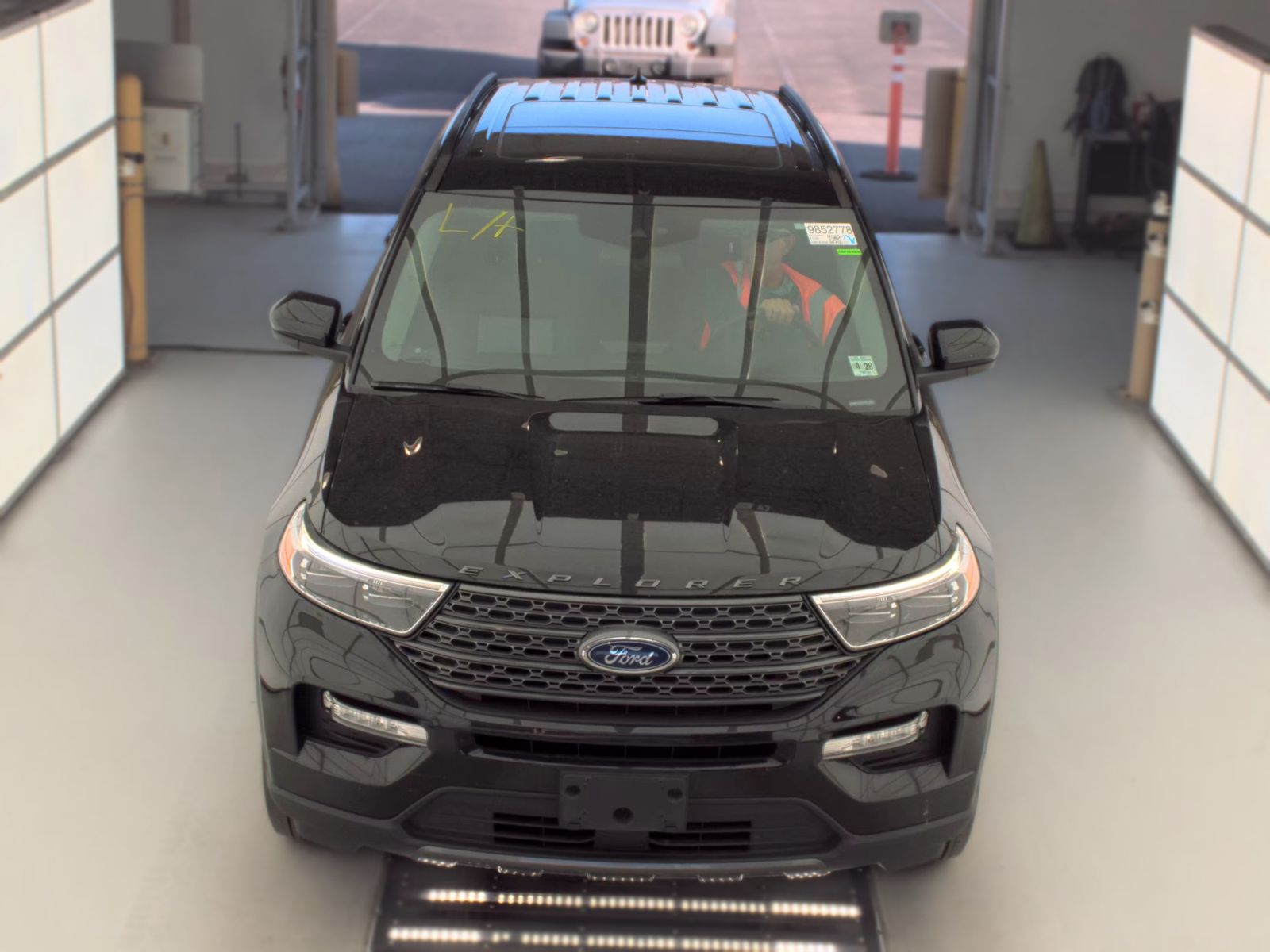 FORD EXPLORER - 3