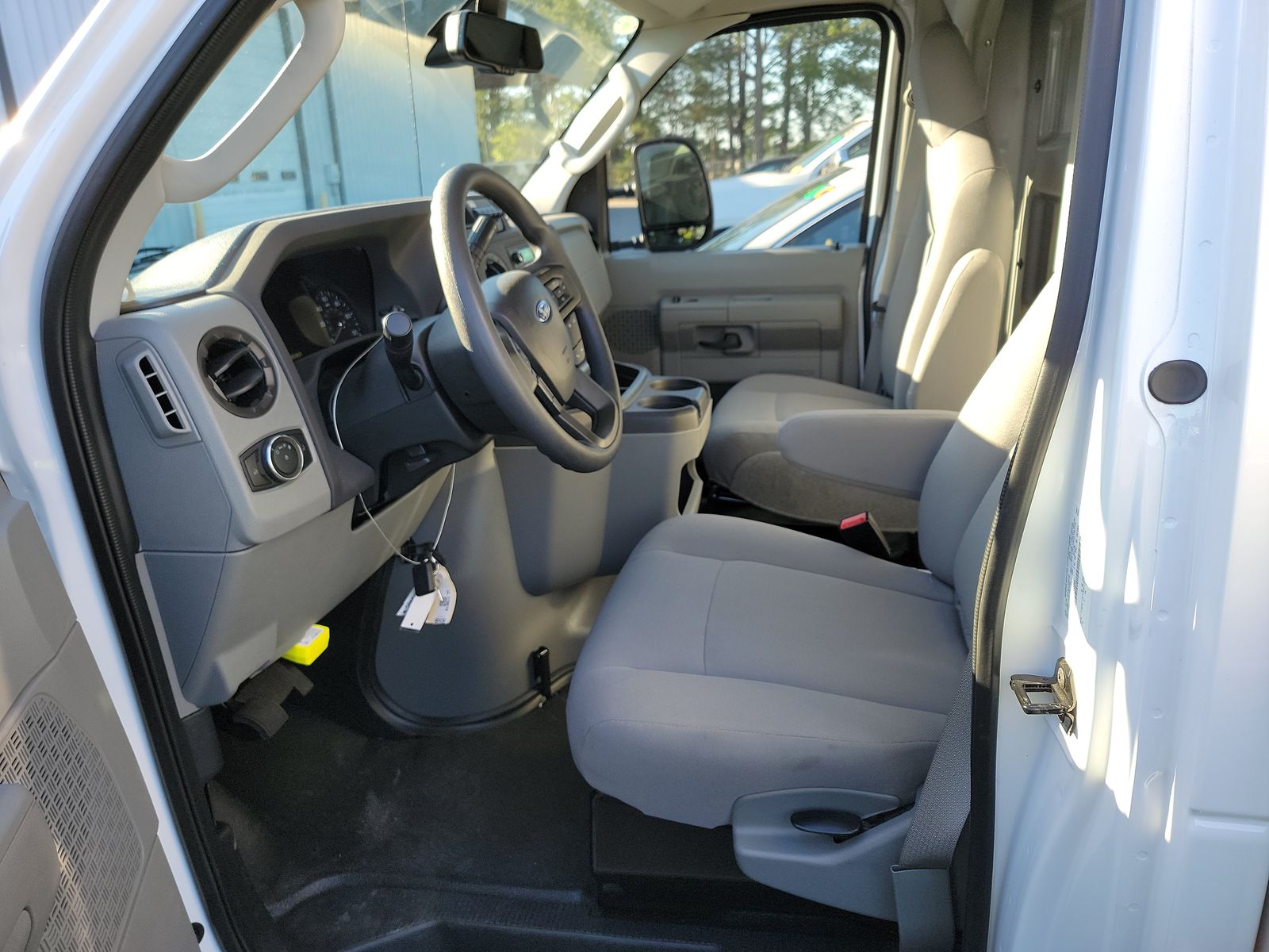 FORD E-350 - 8
