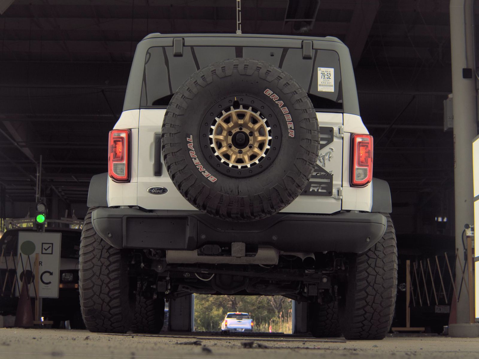 FORD BRONCO - 8