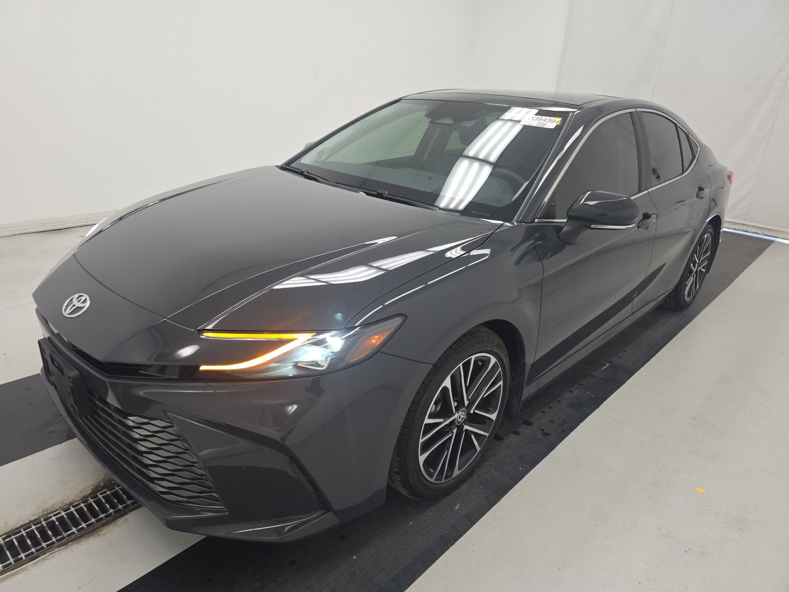 TOYOTA CAMRY - 1