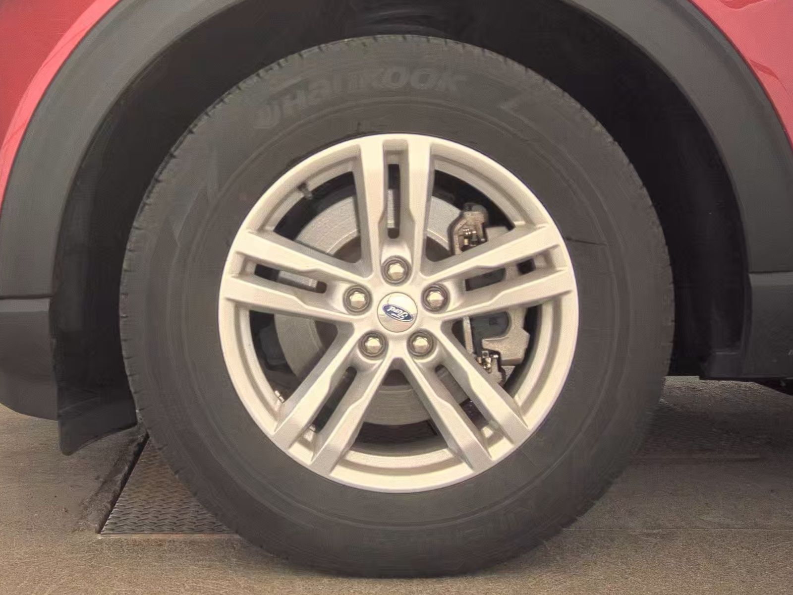 FORD EXPLORER - 10