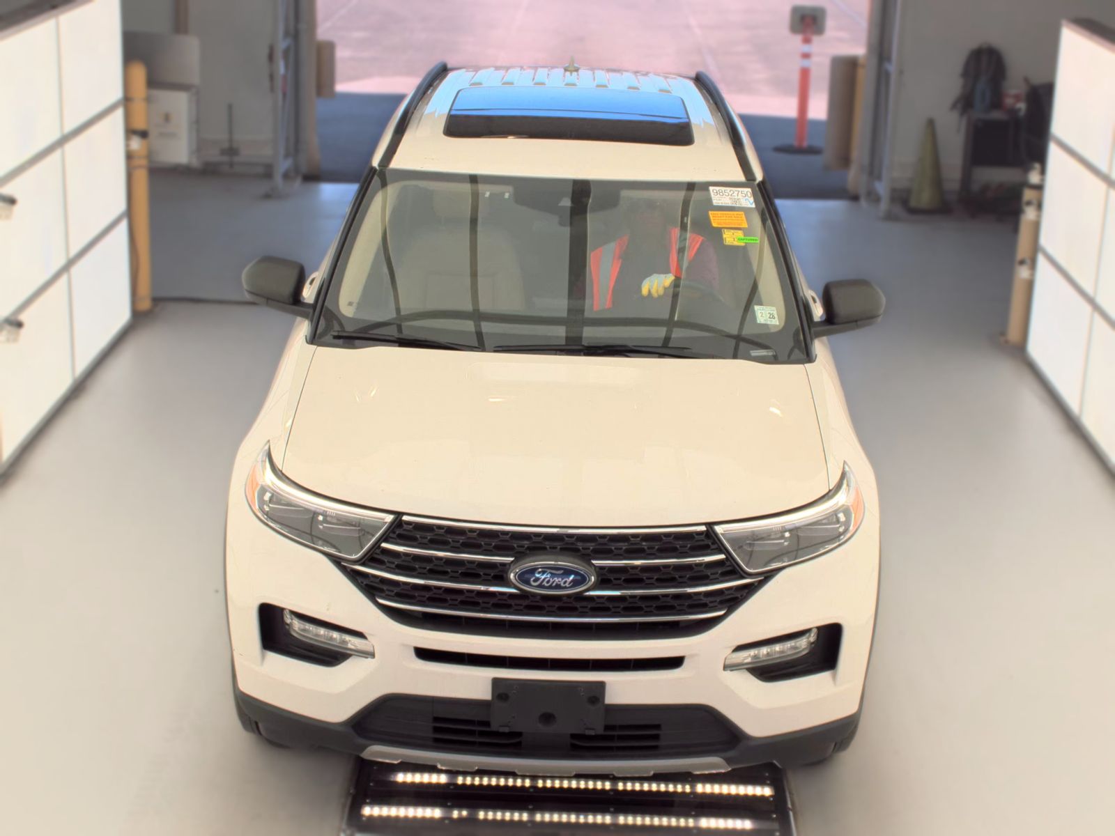 FORD EXPLORER - 3