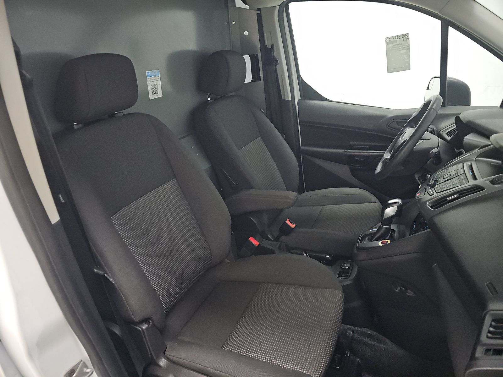 FORD TRANSIT CONNECT - 9