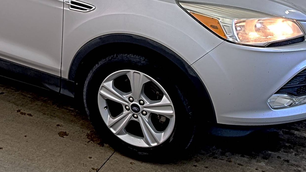 FORD ESCAPE - 9