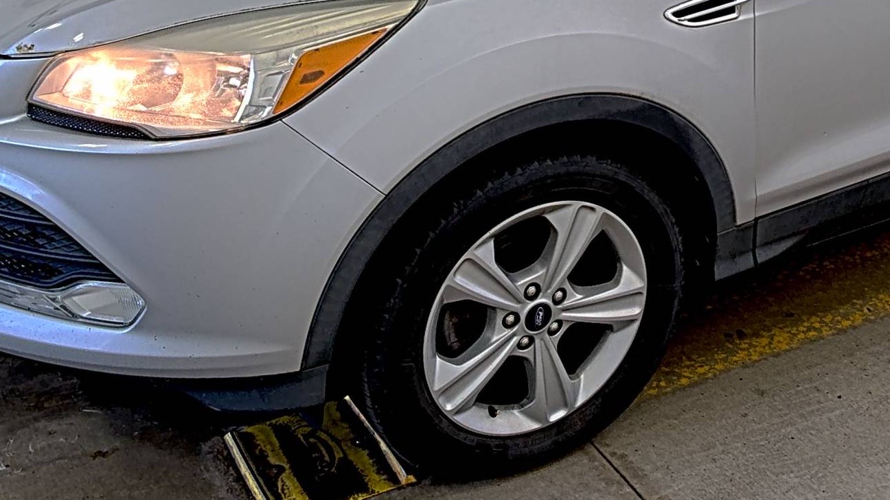 FORD ESCAPE - 8