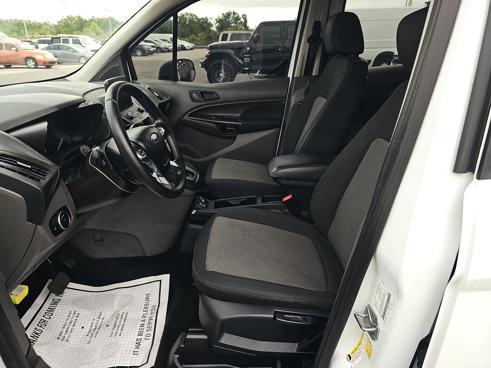 FORD TRANSIT CONNECT - 8
