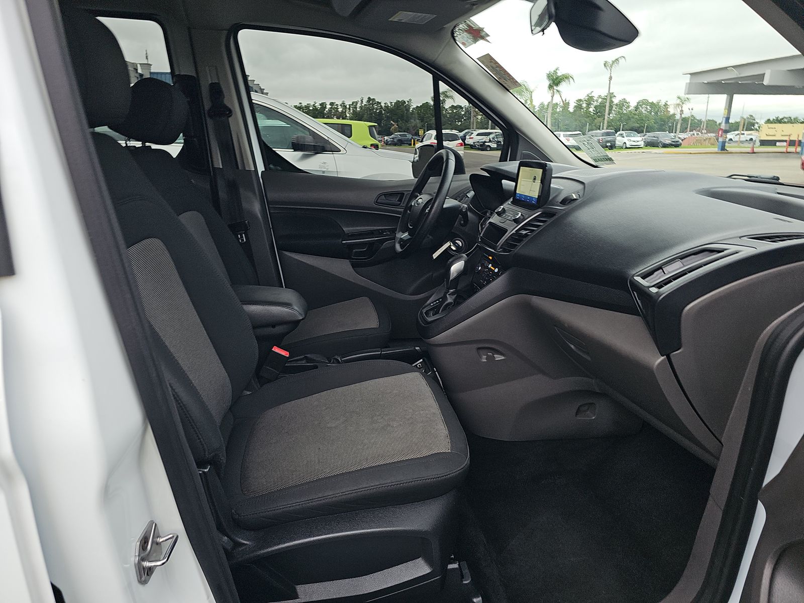FORD TRANSIT CONNECT - 9