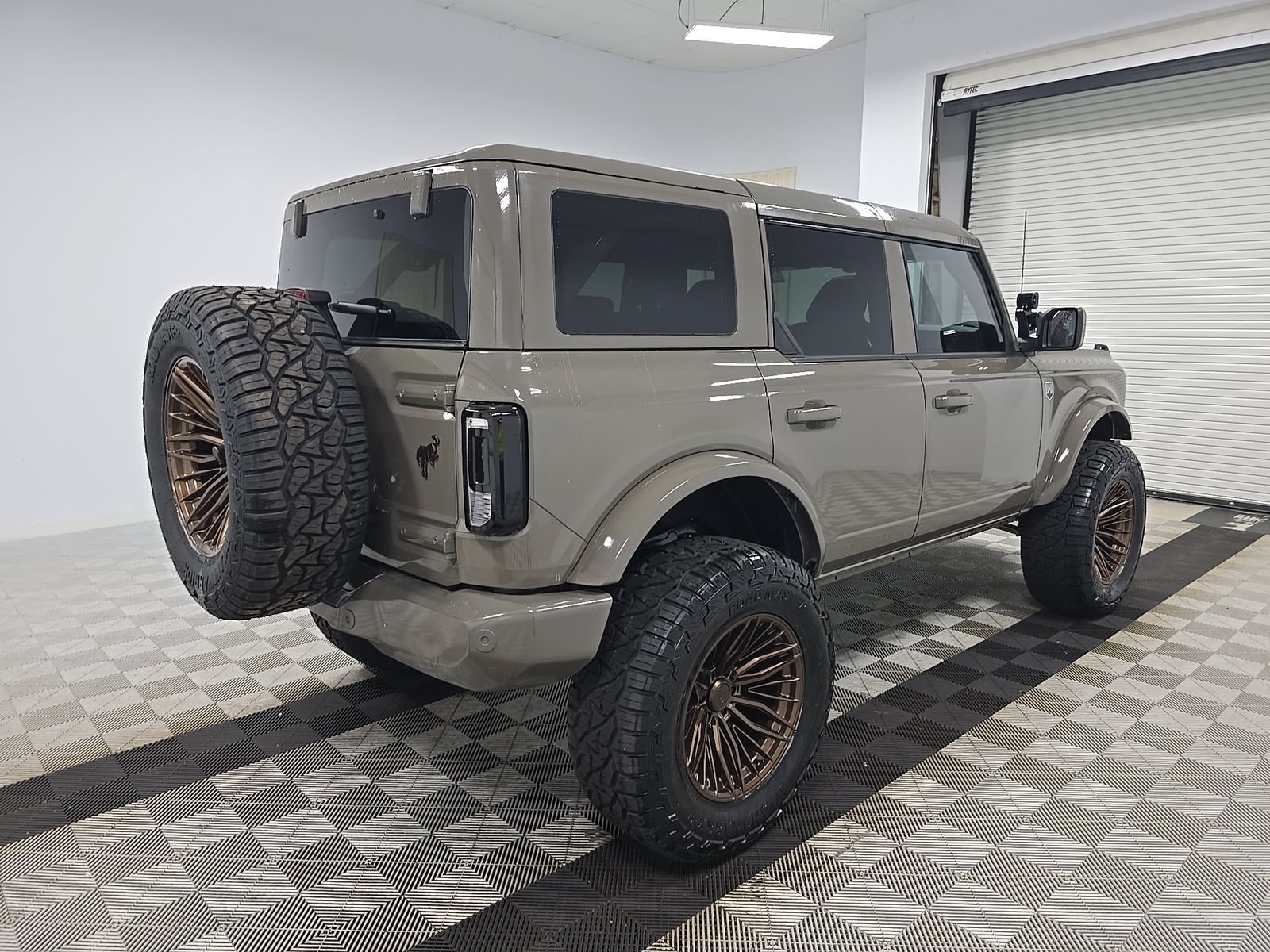 FORD BRONCO - 5