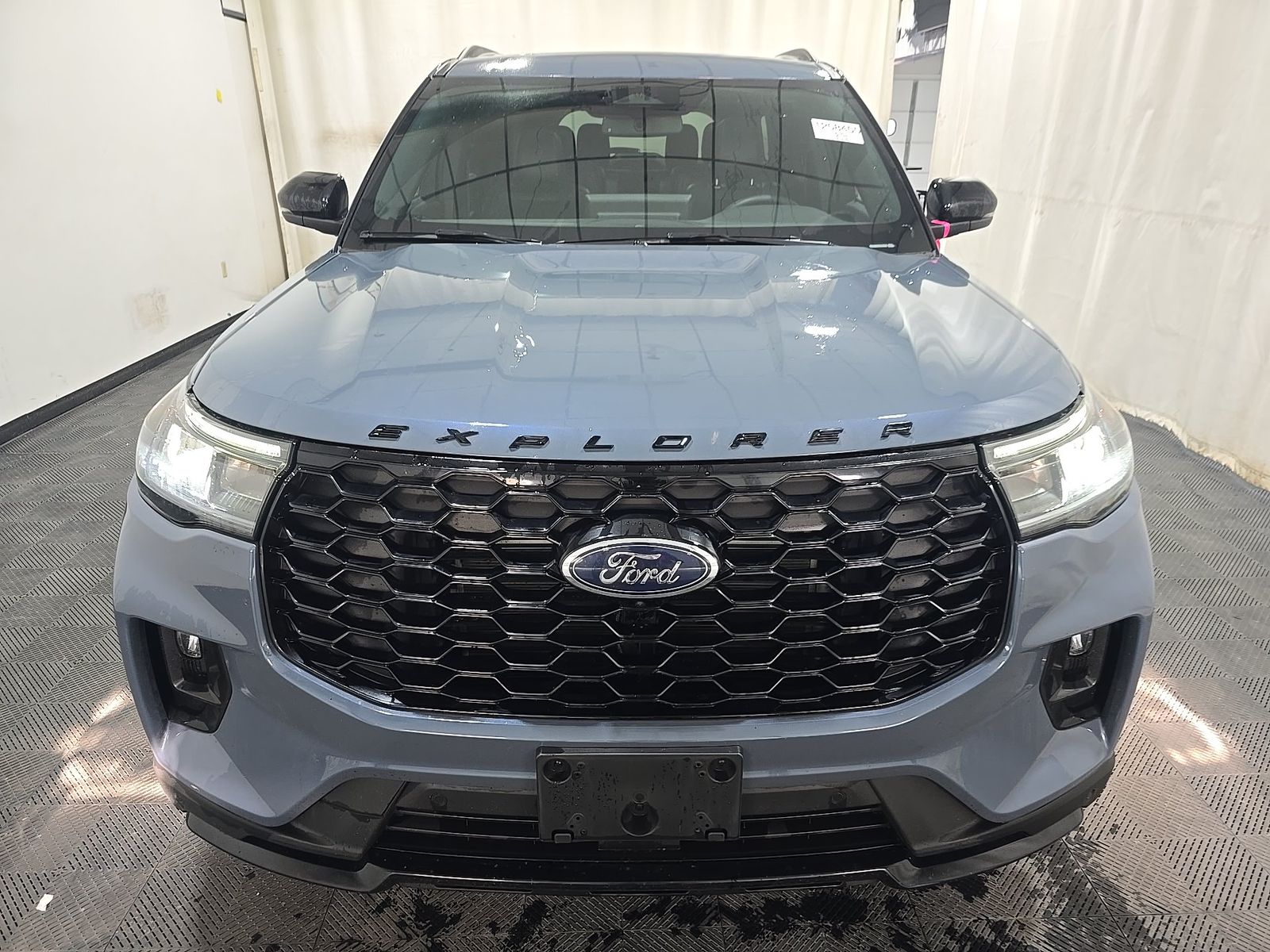 FORD EXPLORER - 3