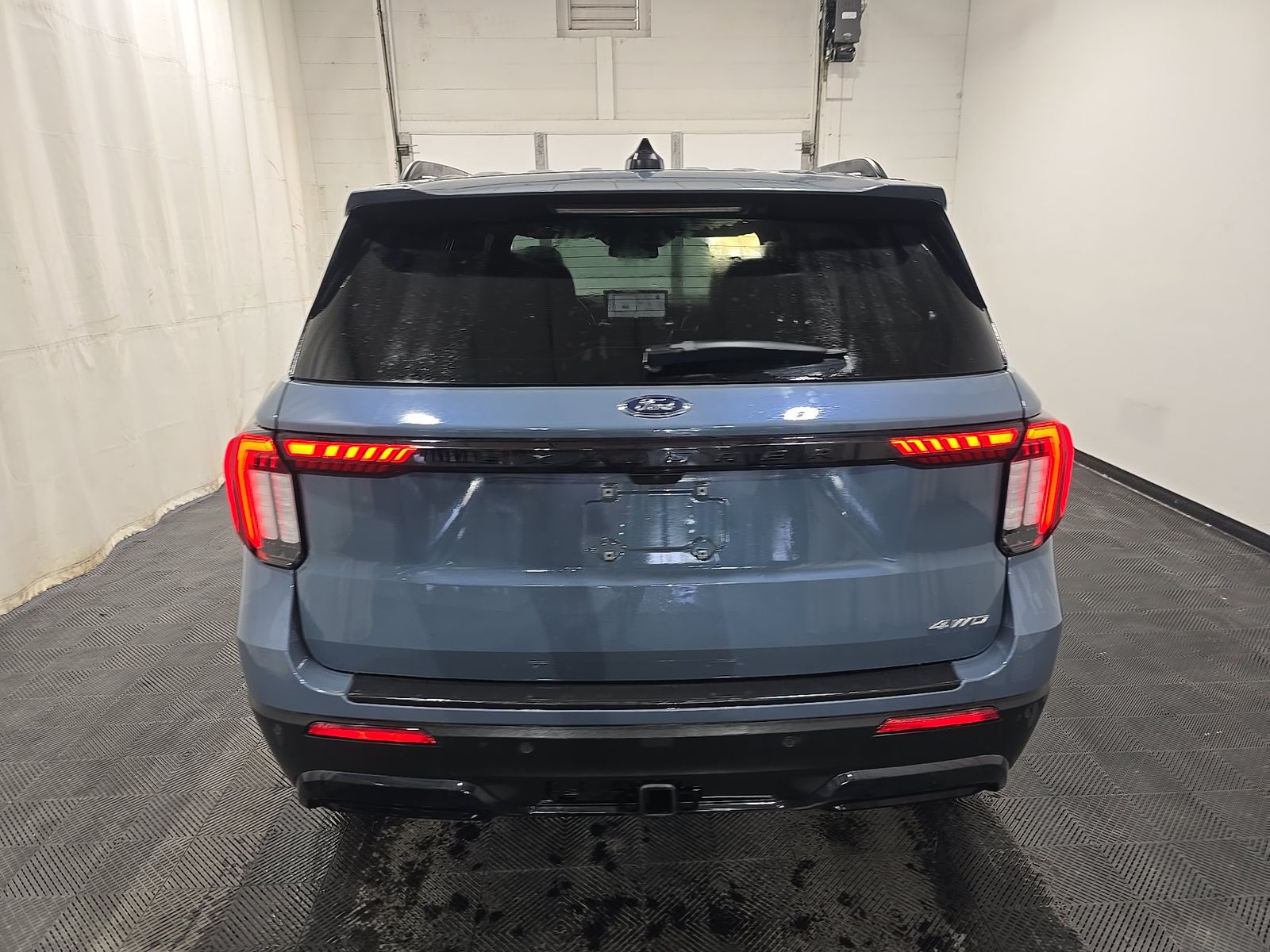 FORD EXPLORER - 6