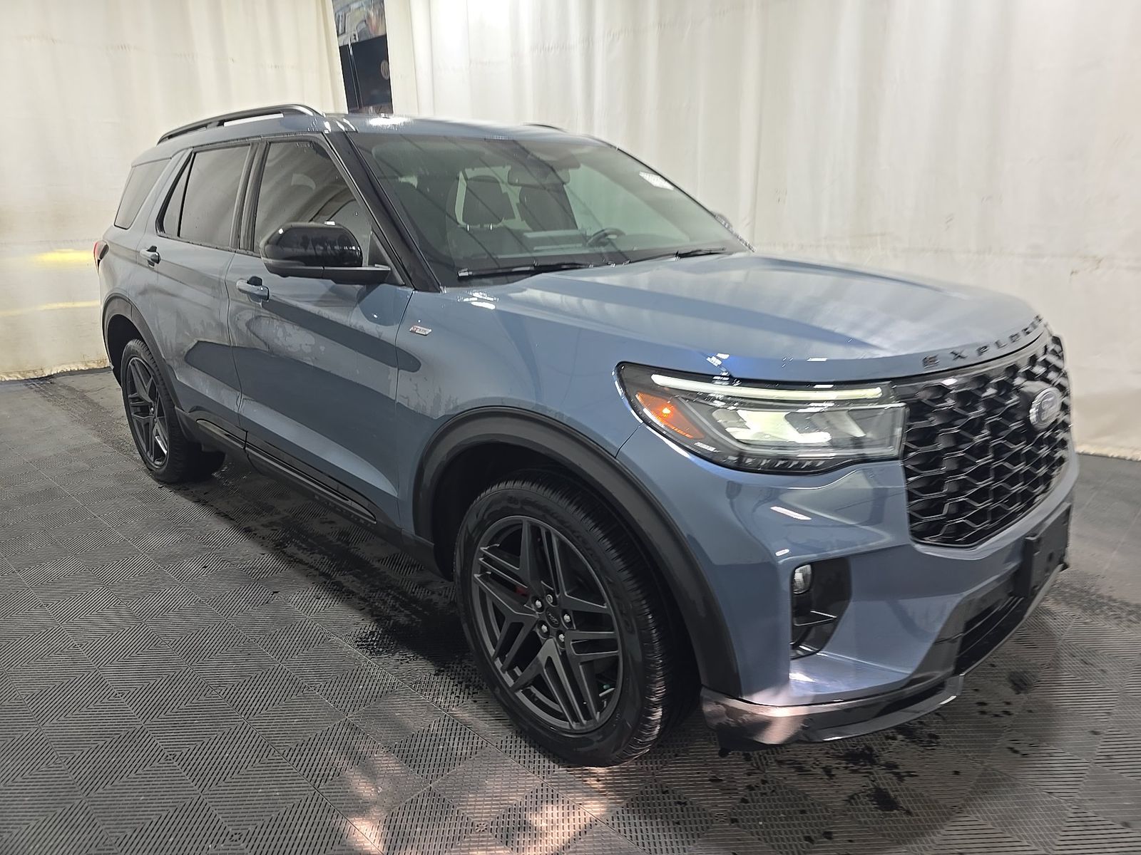 FORD EXPLORER - 4