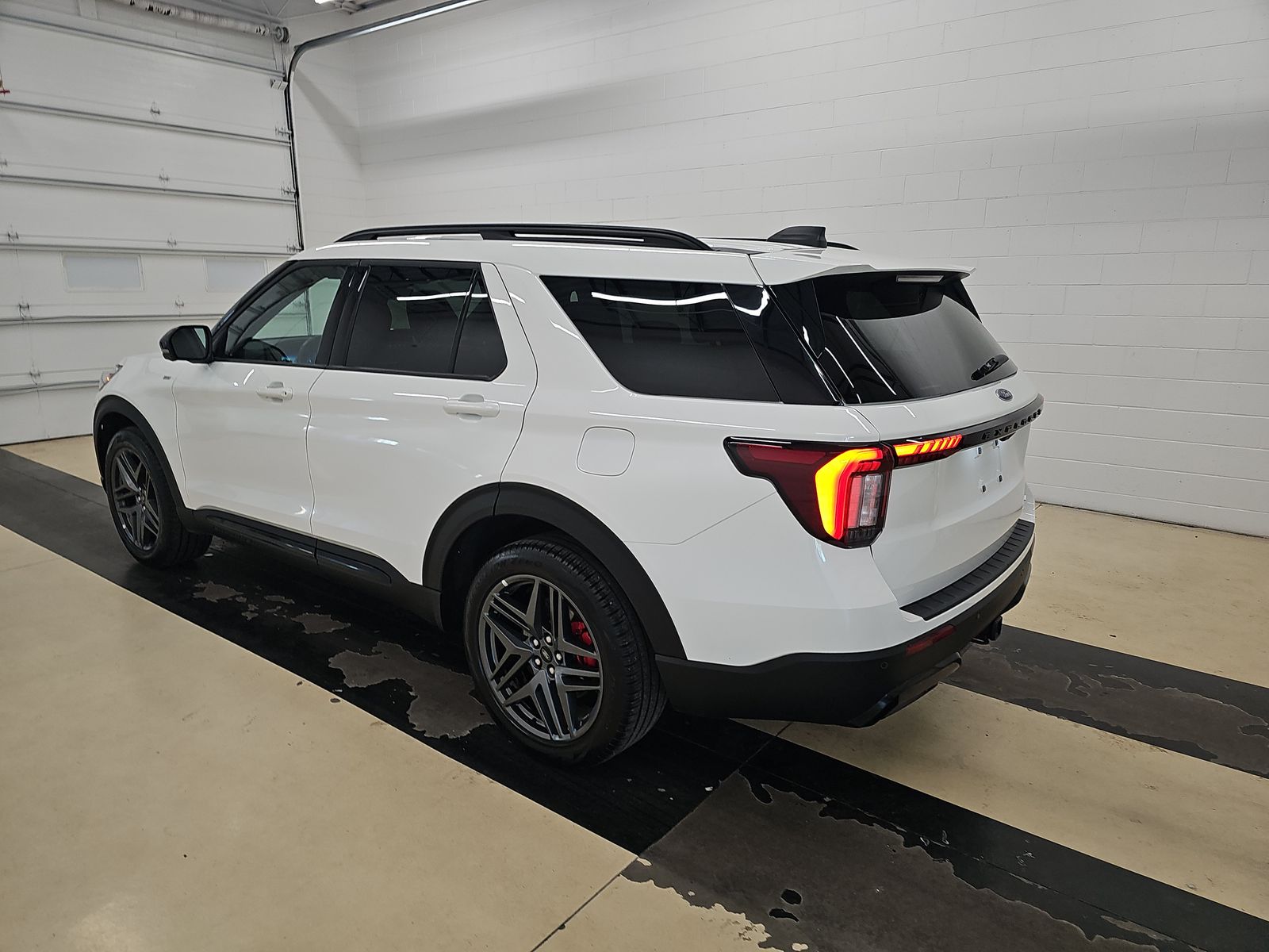 FORD EXPLORER - 7
